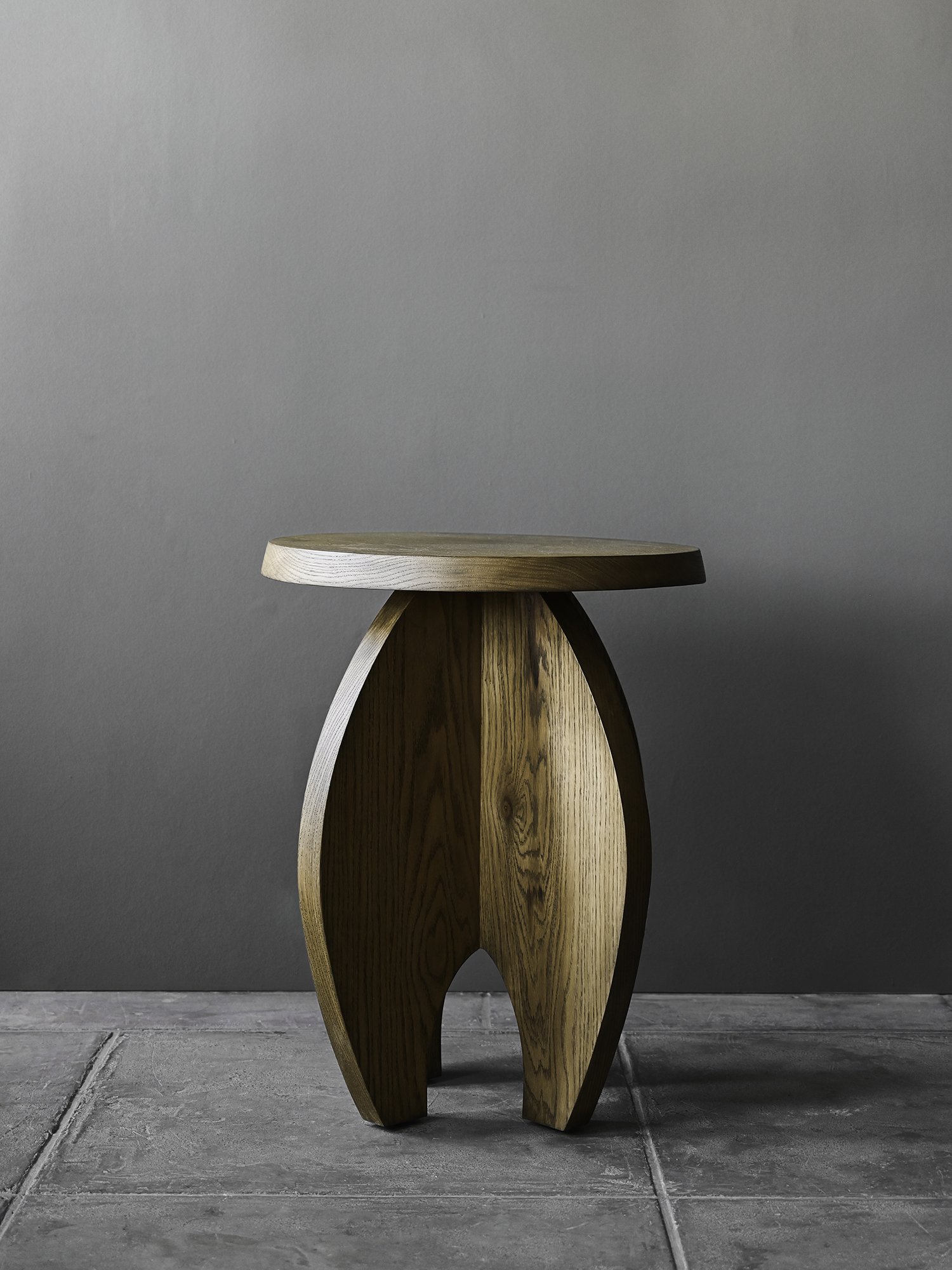 OSKLO_FUSSEESIDETABLE_1.jpg