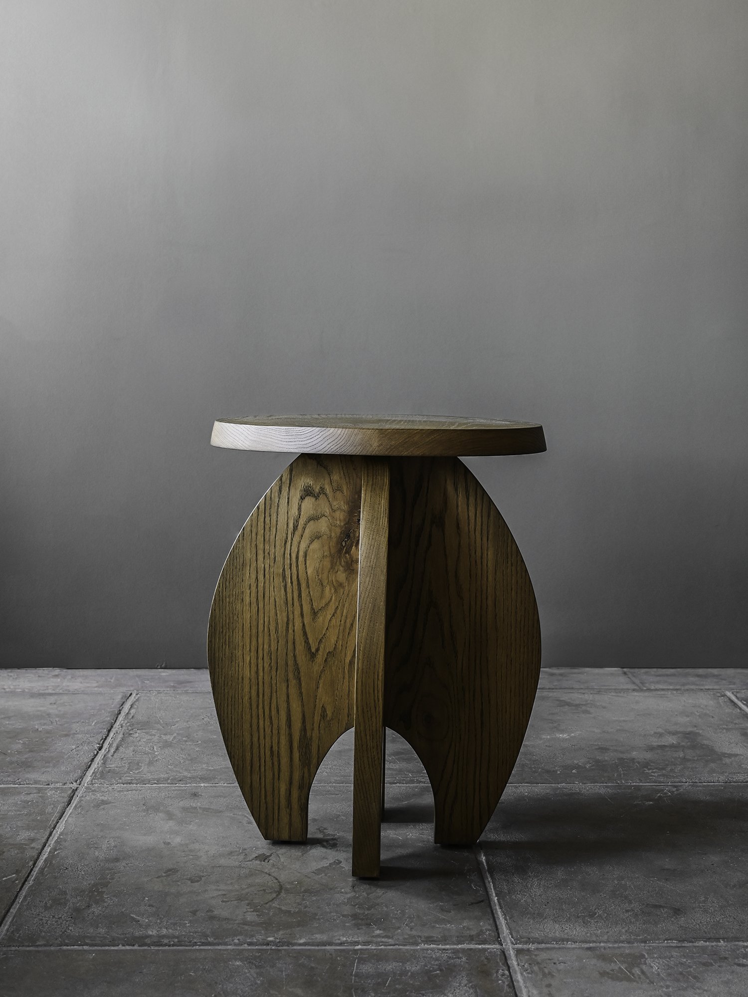 OSKLO_FUSSEESIDETABLE_4.jpg
