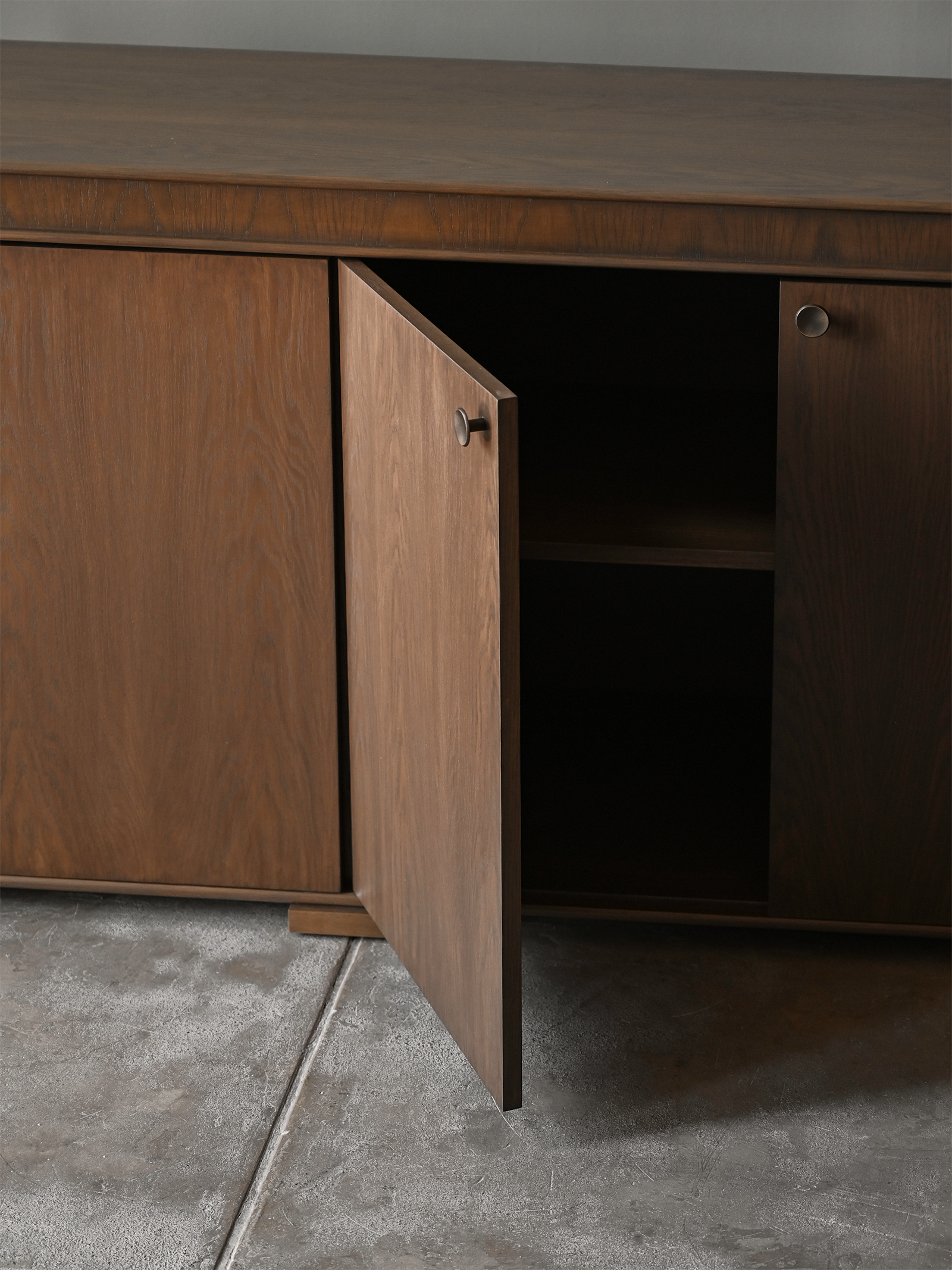 StudioOsklo_lancastercabinet_5.png