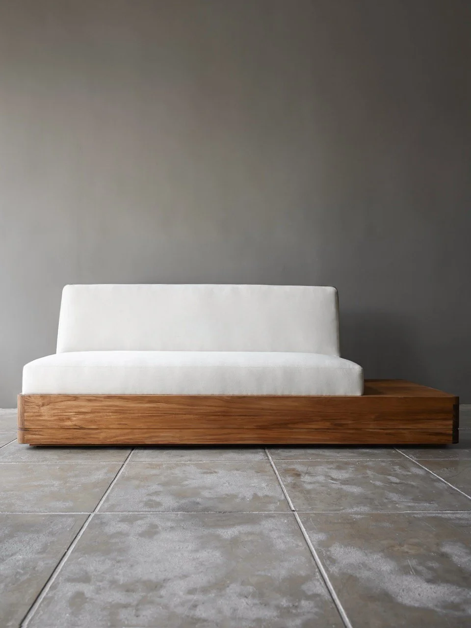 OSKLO_8:14_OutdoorSofa_3_Web_Updated.jpg