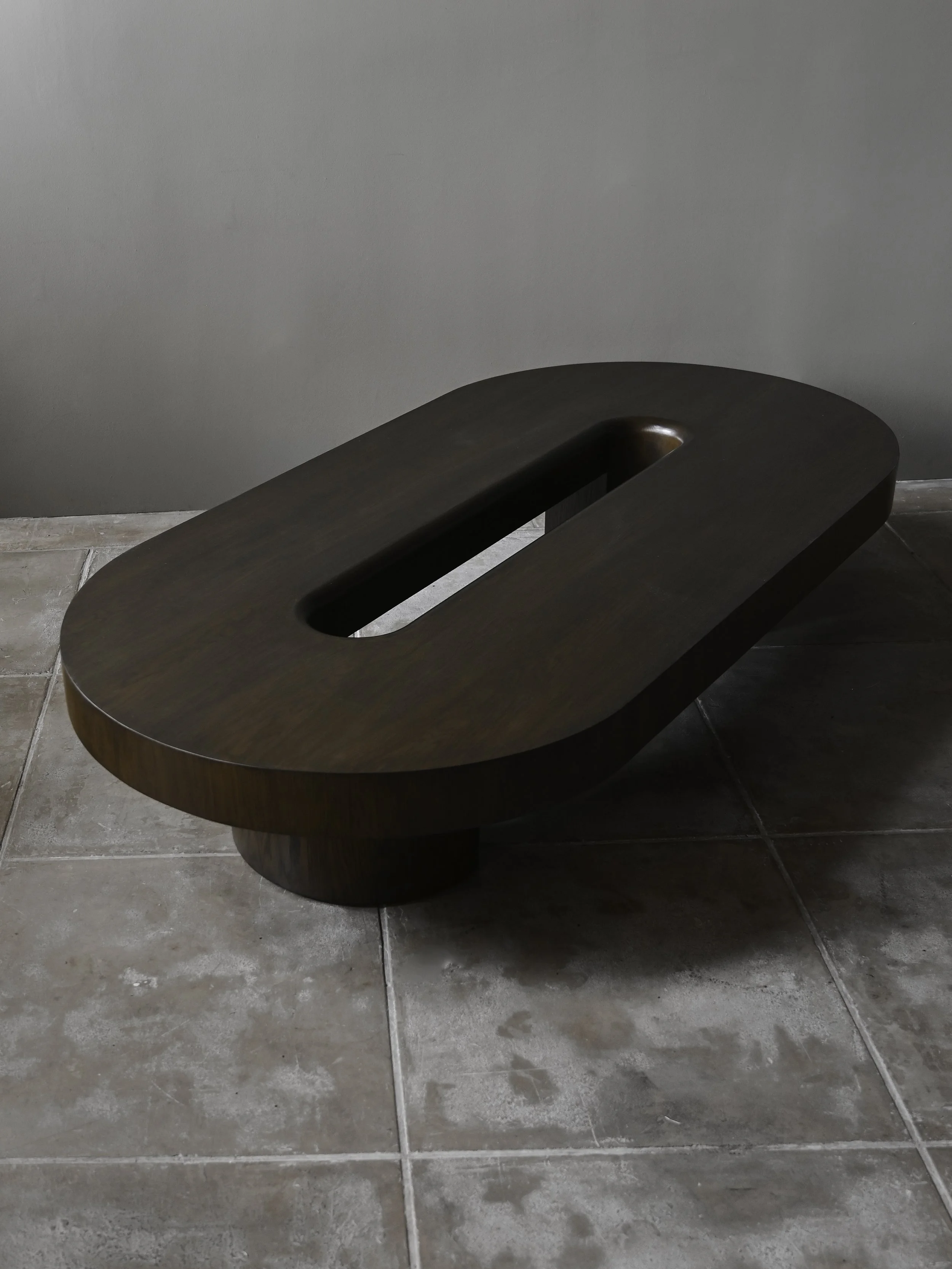 StudioOsklo_OvalCoffeeTable_5.jpg