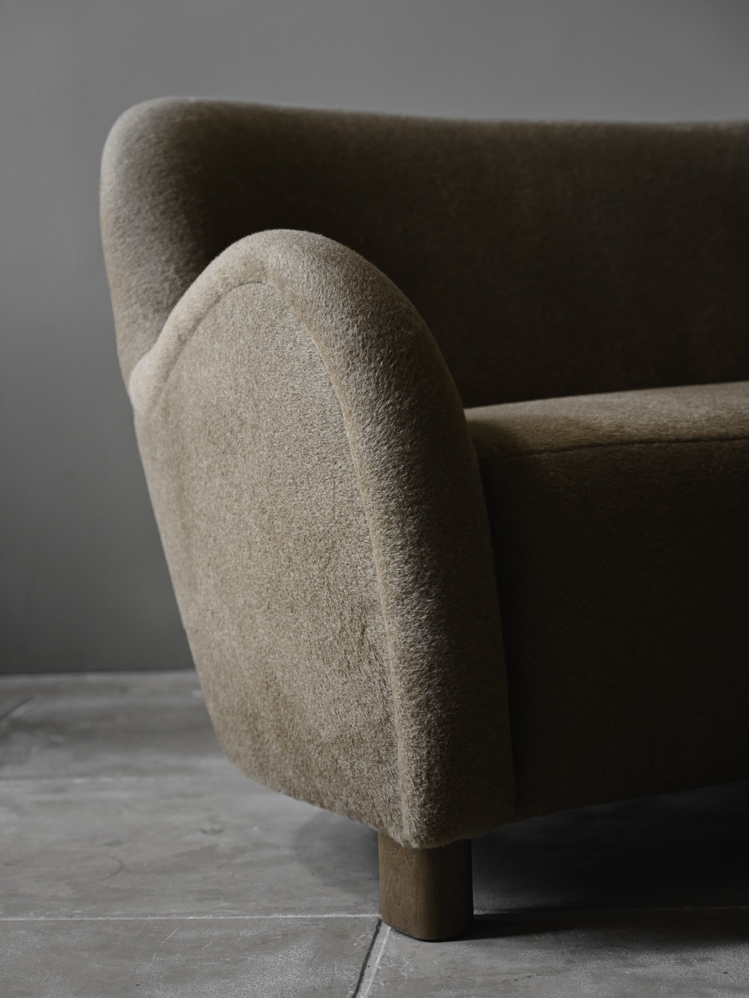 StudioOsklo_AnanaLoveseat_2.jpg (Copy)