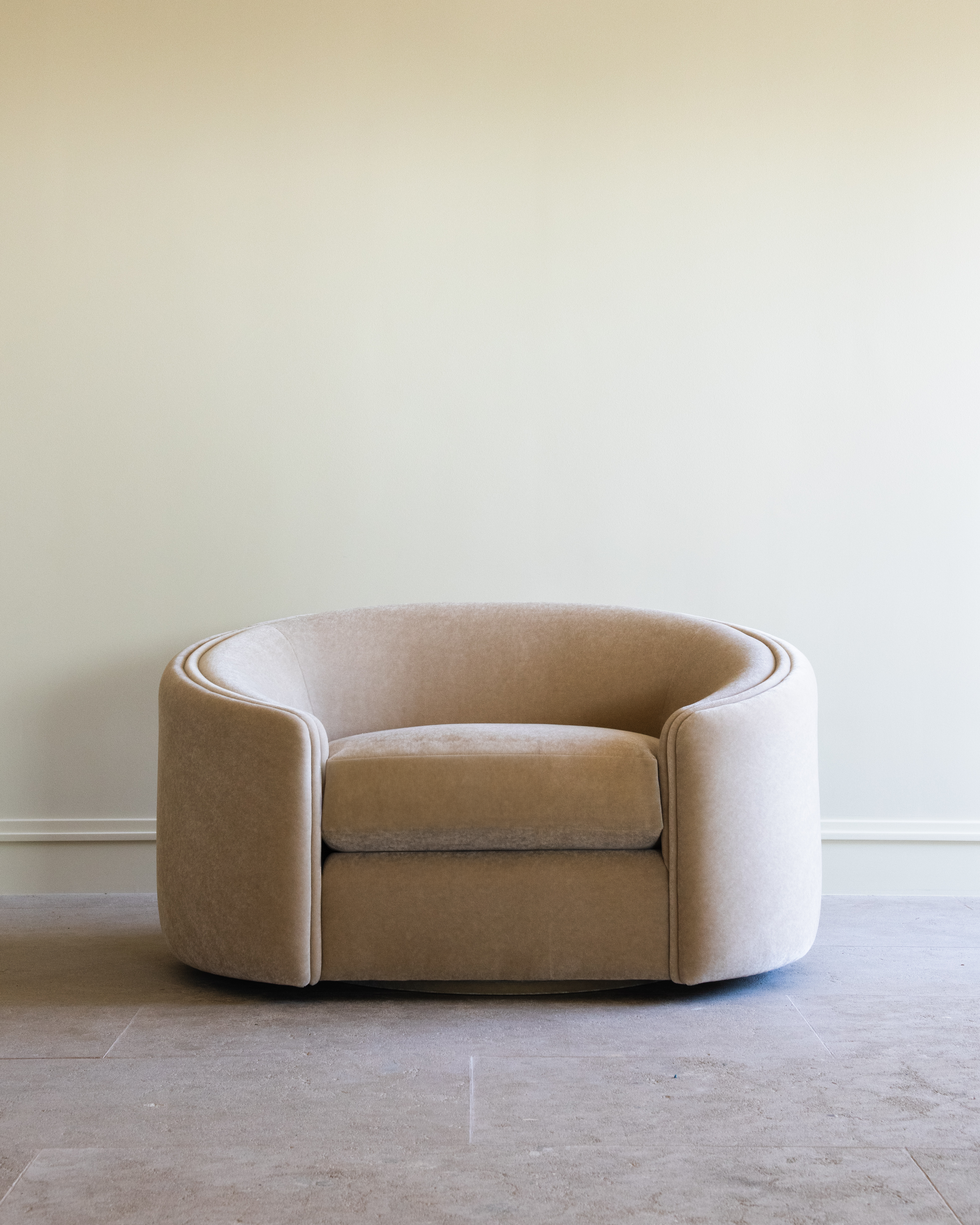 StudioOsklo_DeGaulleLoveSeat_1_EDIT.png
