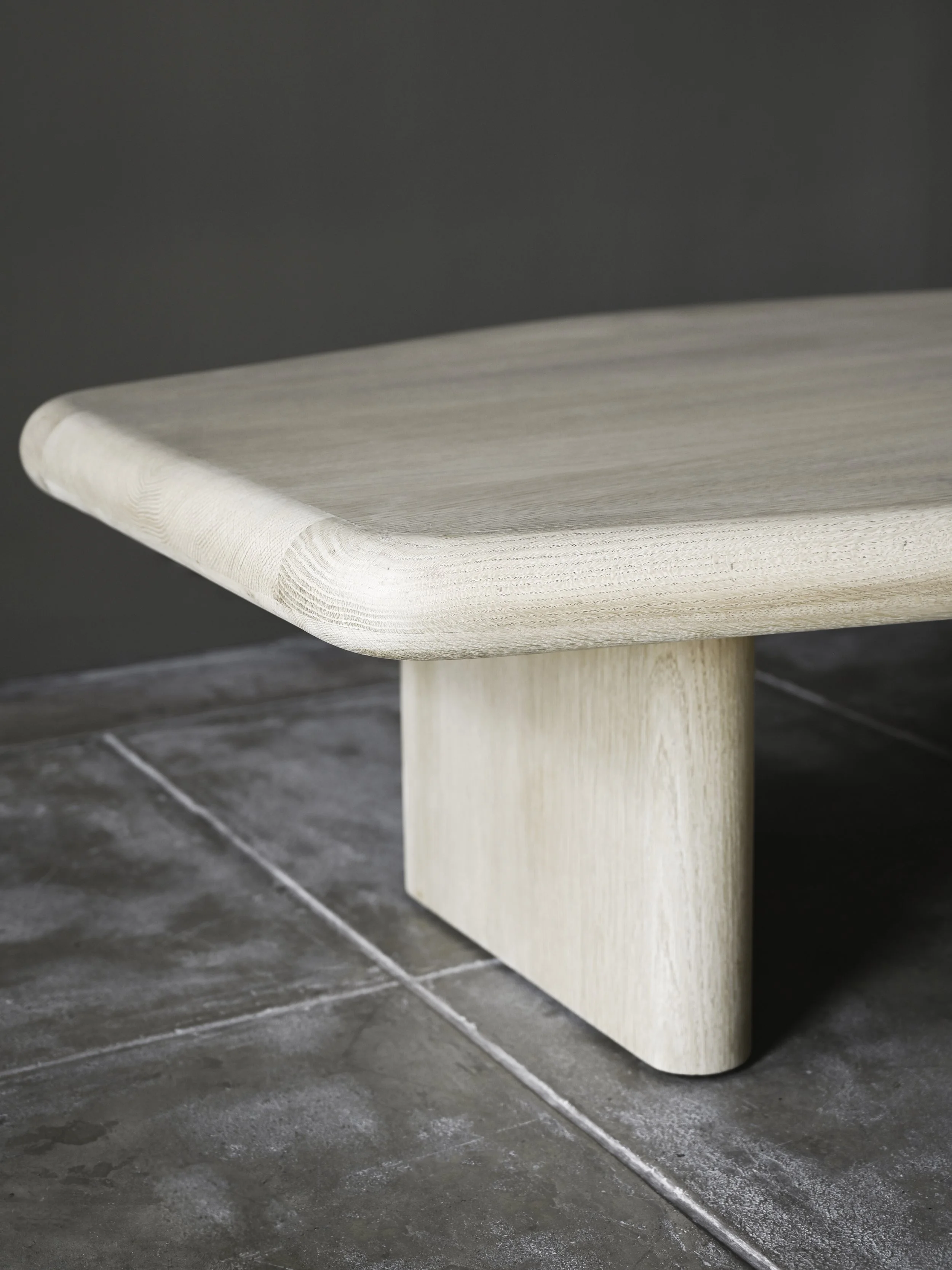 StudioOsklo_9:30_CoffeeTable2_3.jpg