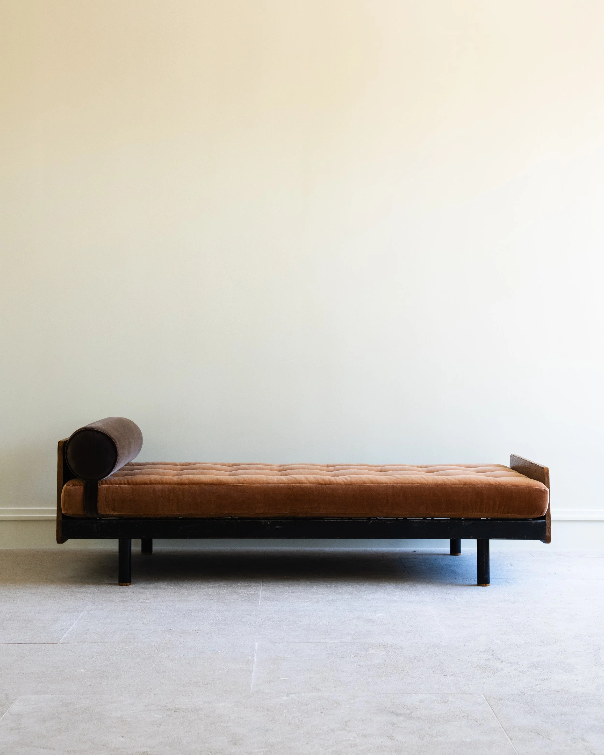 StudioOsklo_JeanProuveDaybed-5.jpg