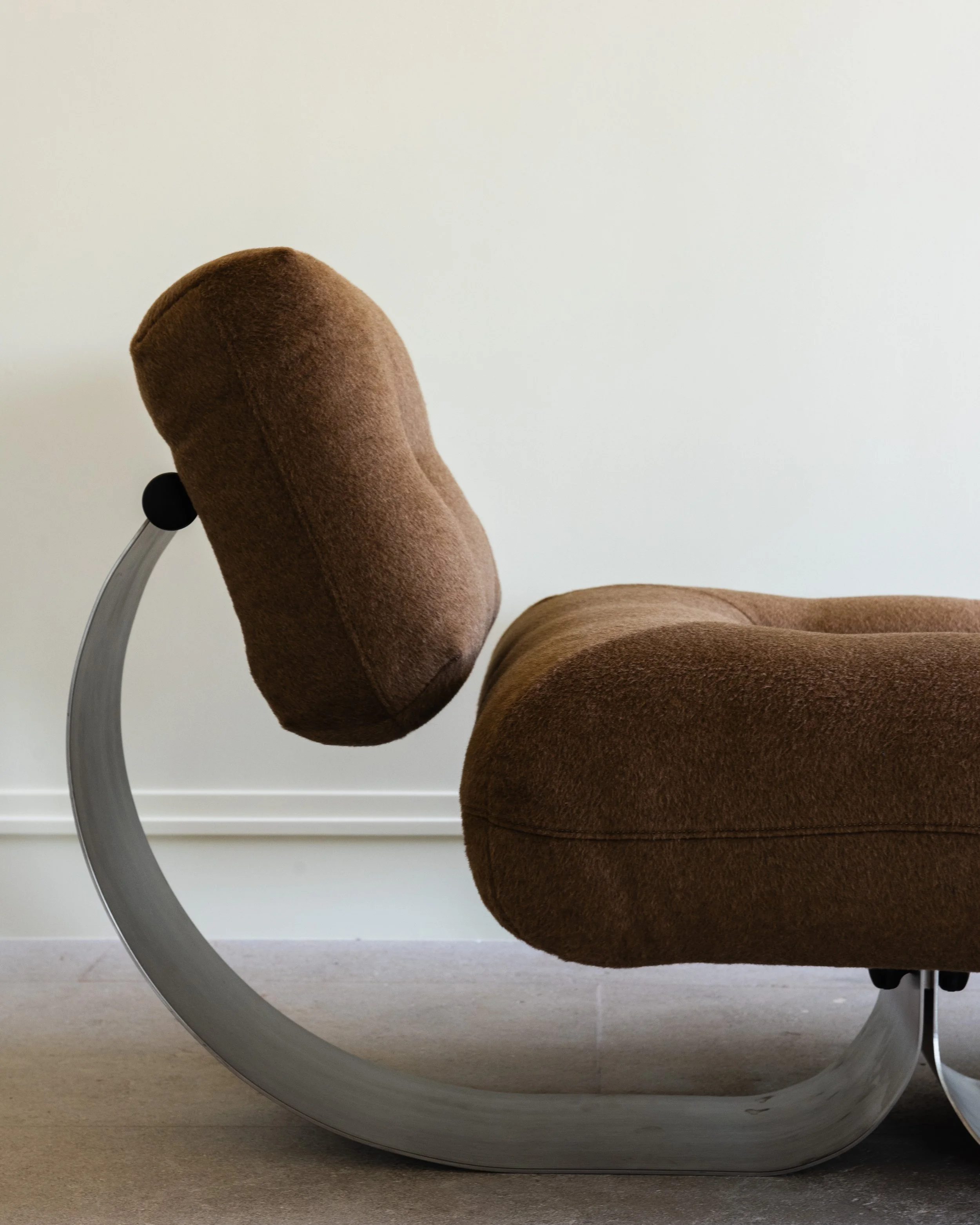 StudioOsklo_NiemeyerAltaChair_4.jpg