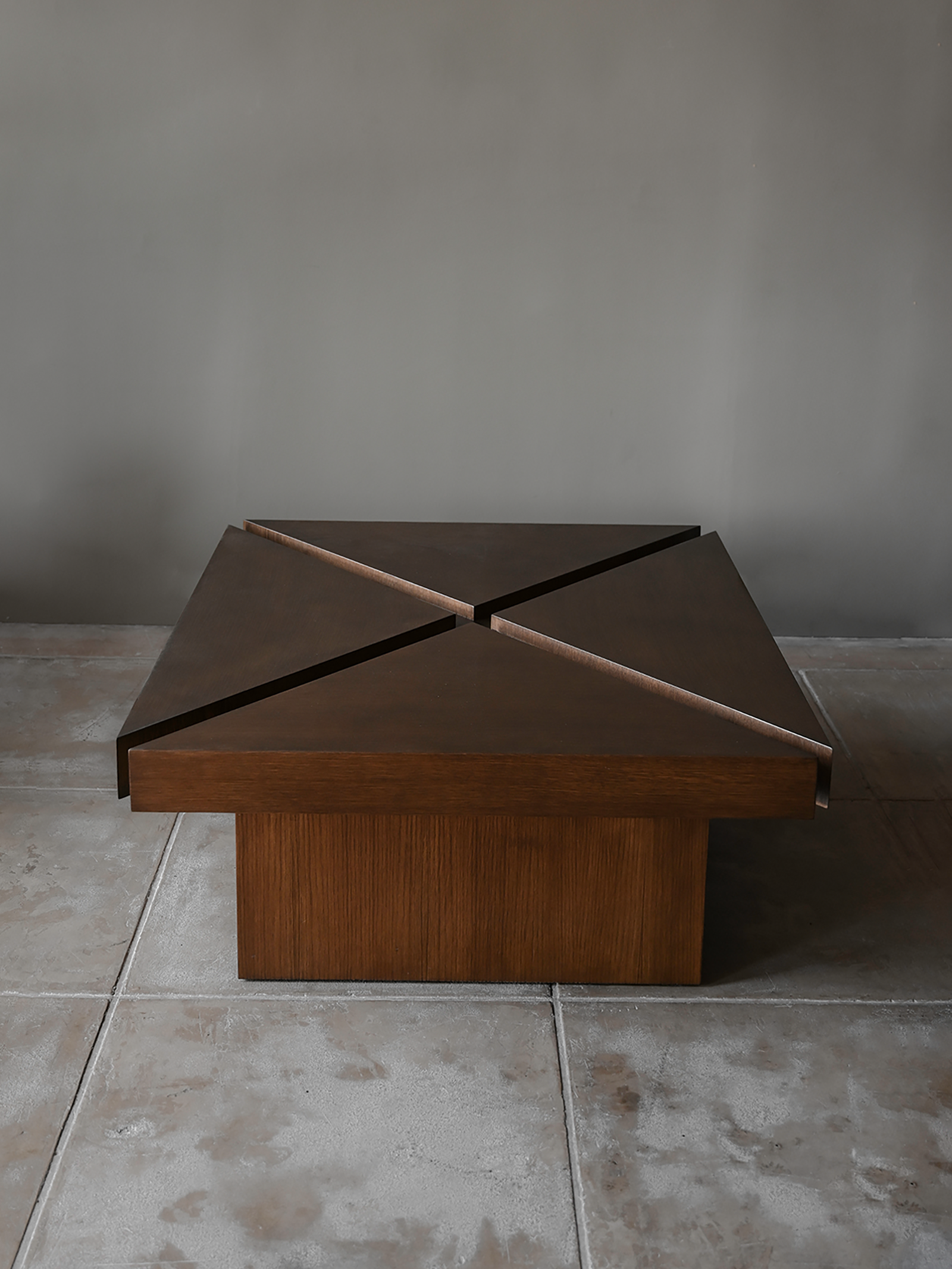 StudioOsklo_coffeetable_5.png