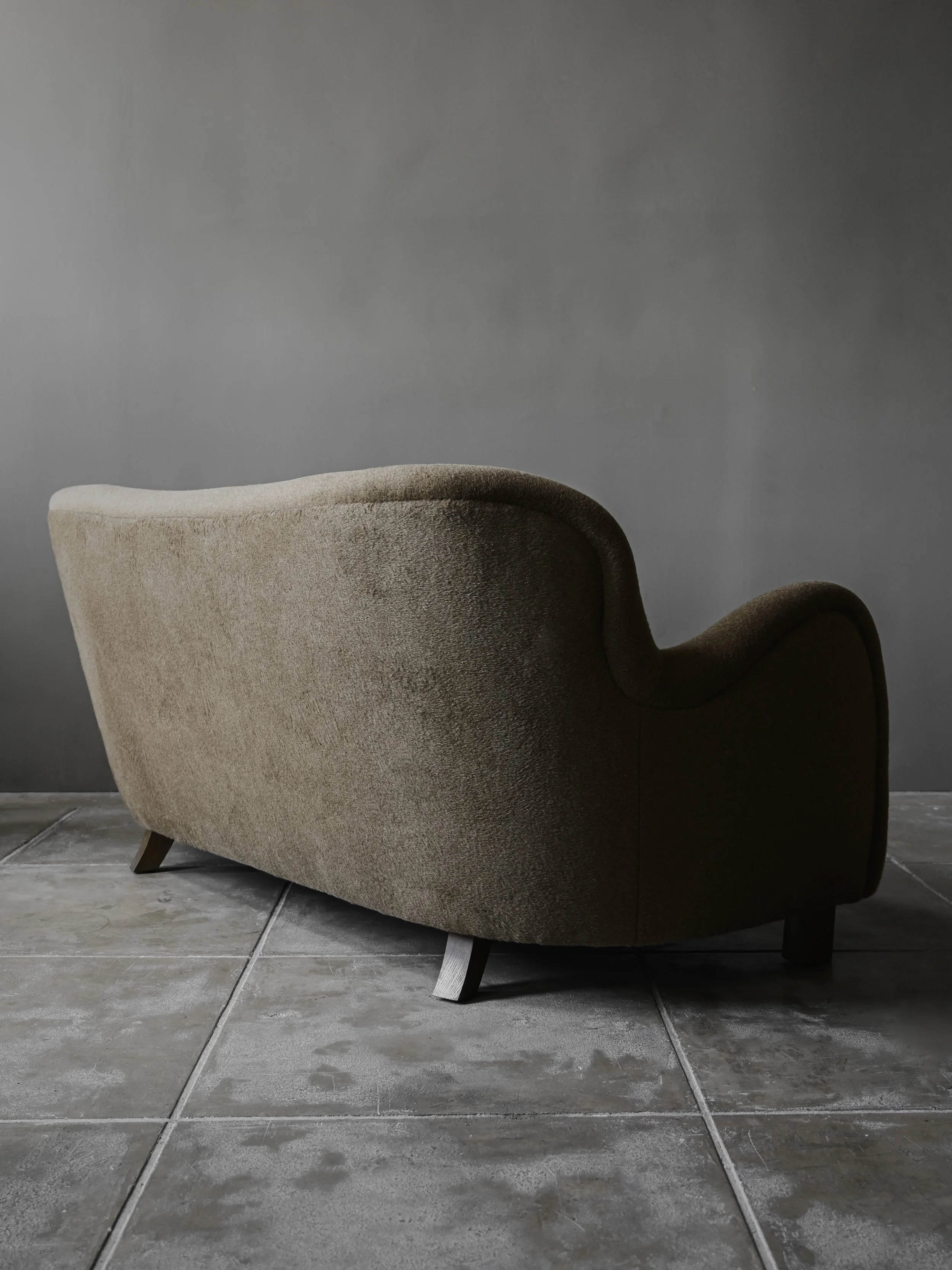 StudioOsklo_AnanaLoveseat_3.jpg (Copy)