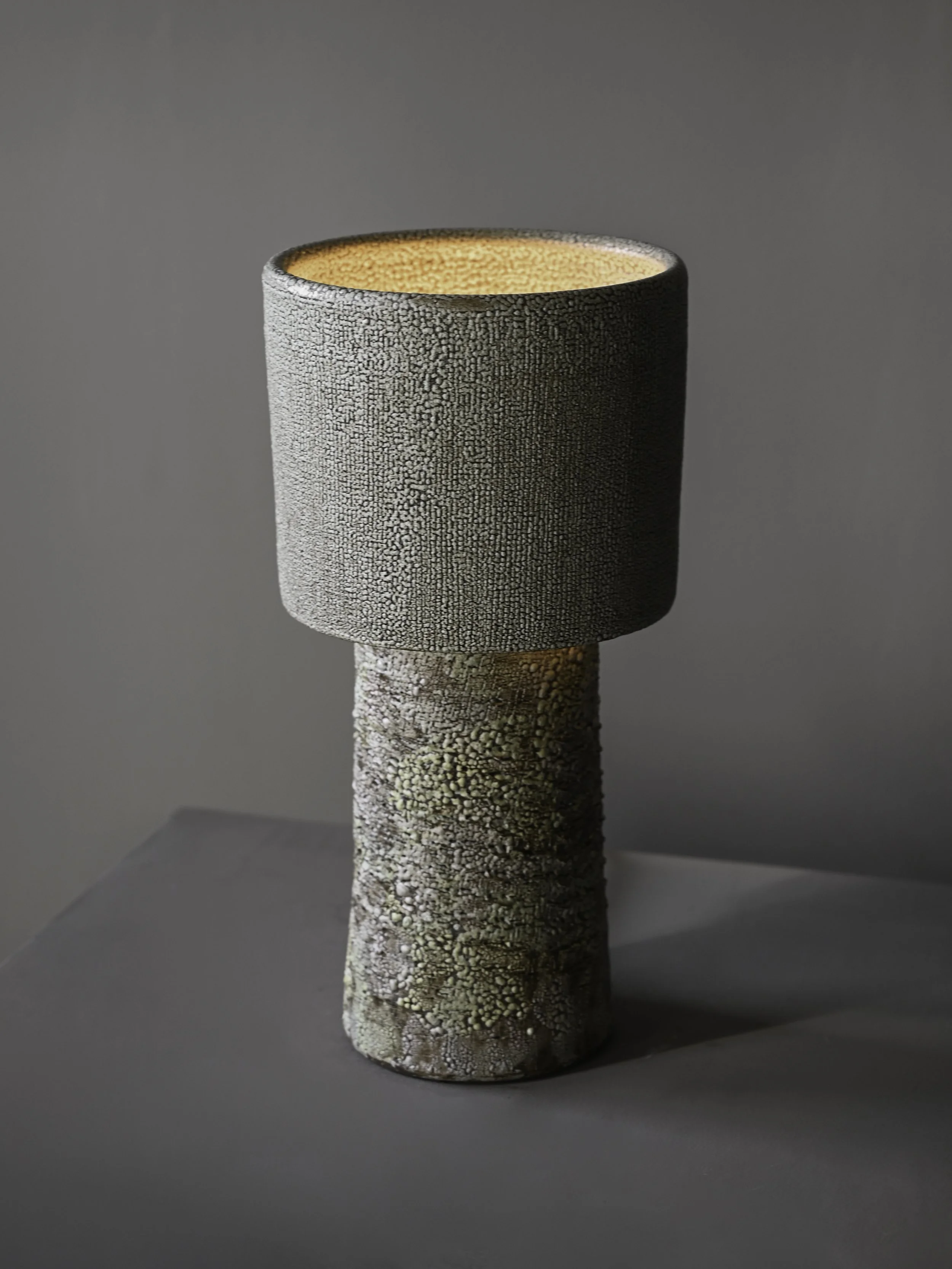 StudioOsklo_10:24_ceramiclamp2_2.jpg