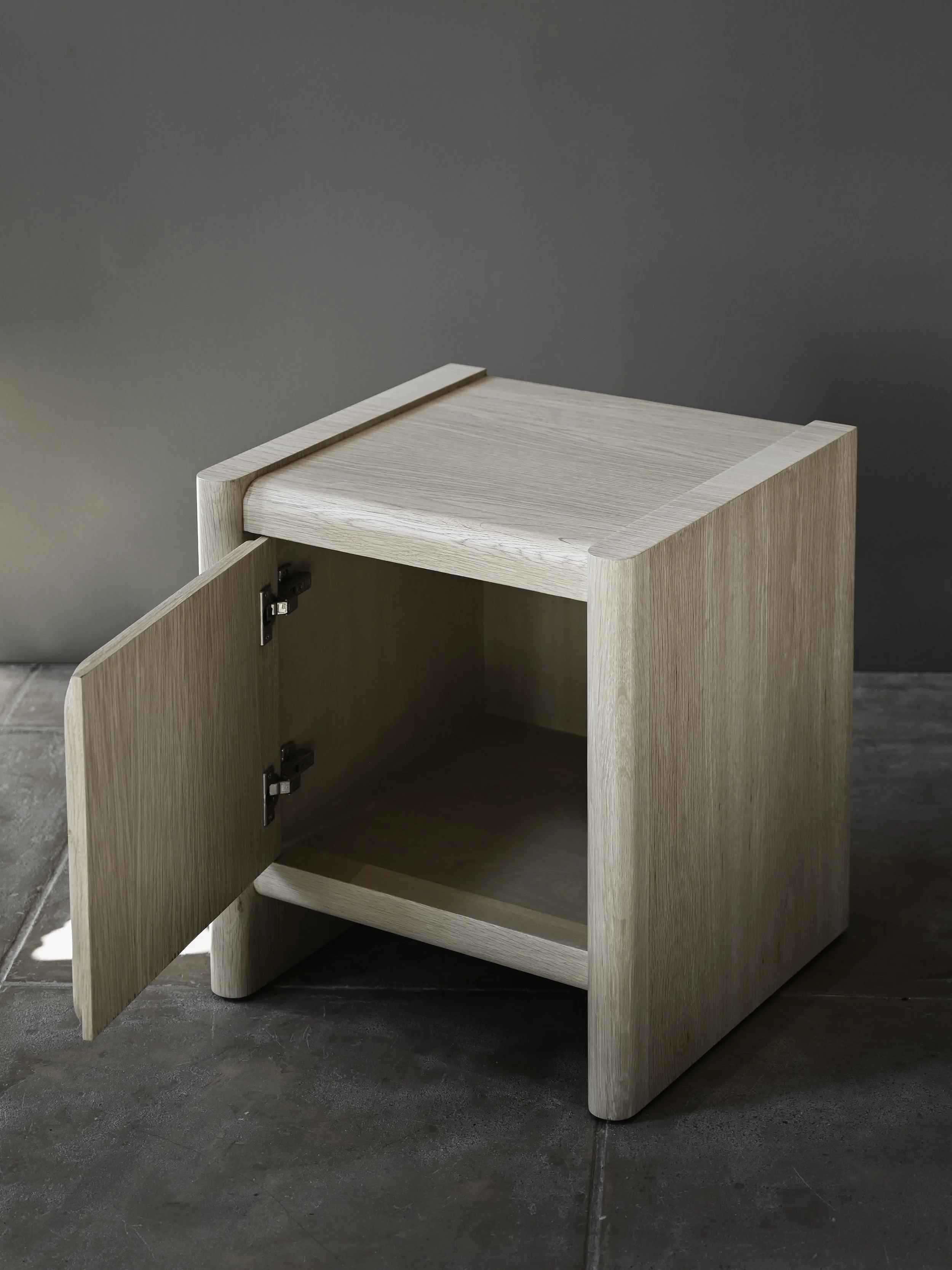 StudioOsklo_10:17_Nightstand2_4.jpg
