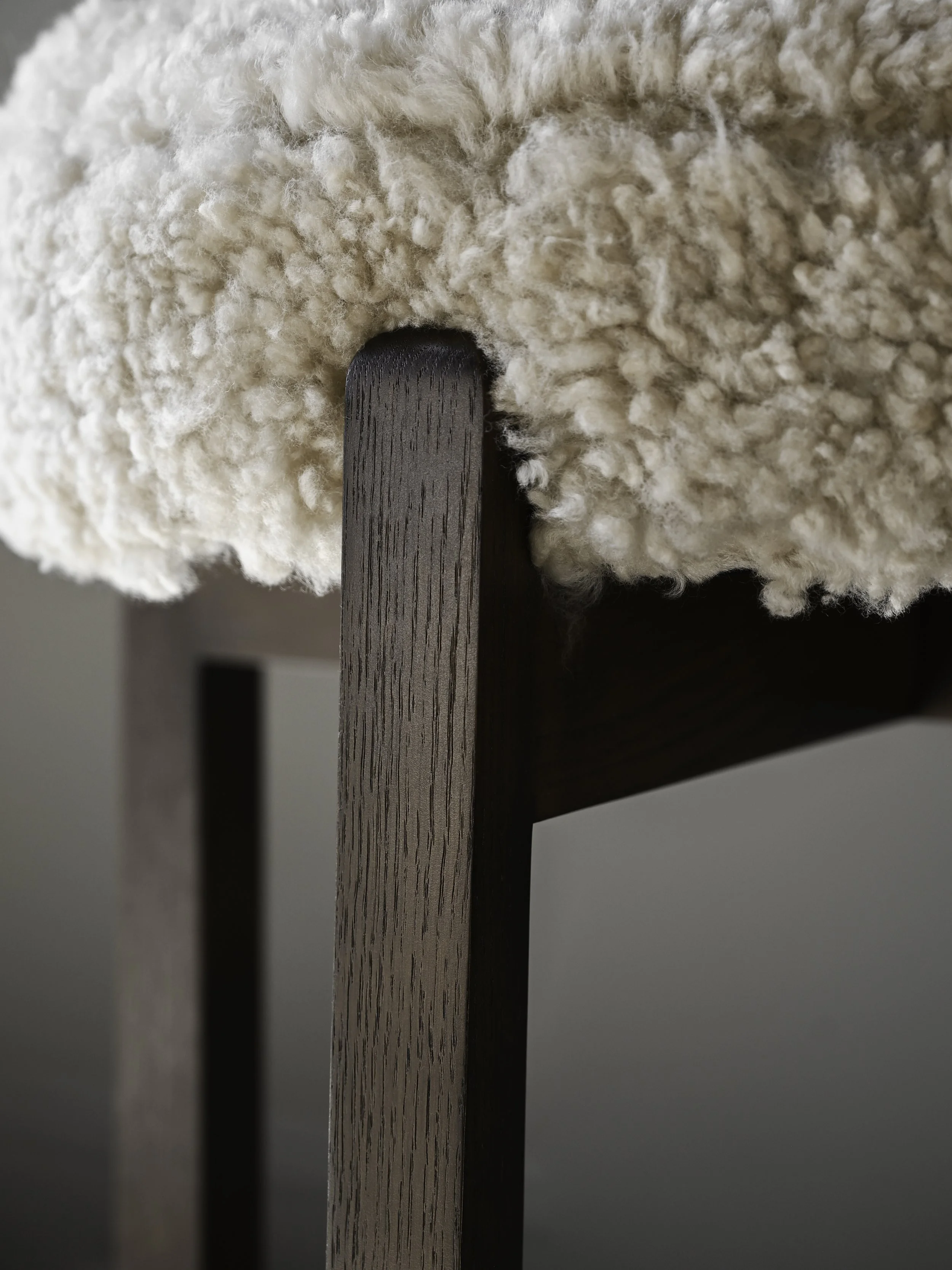 StudioOsklo_10:17_Barstools_5.jpg