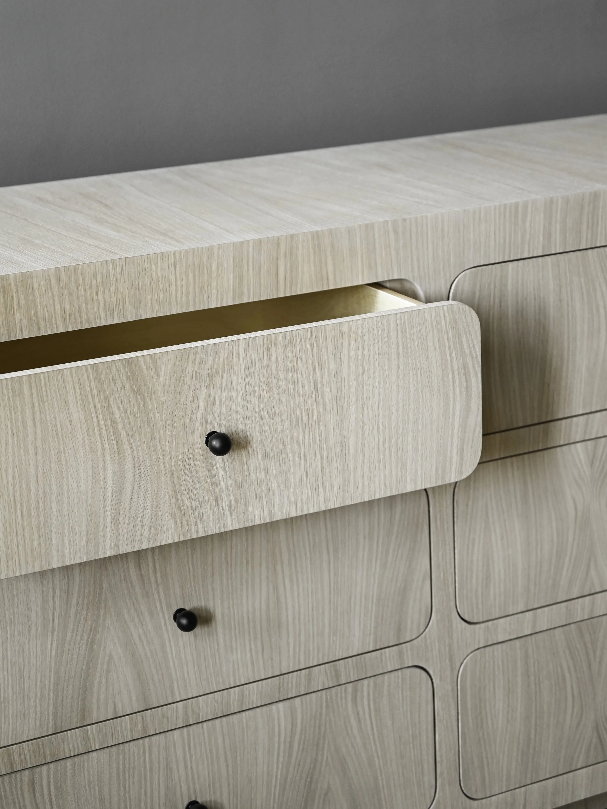 StudioOsklo_AtraniDresser_2.jpg (Copy)
