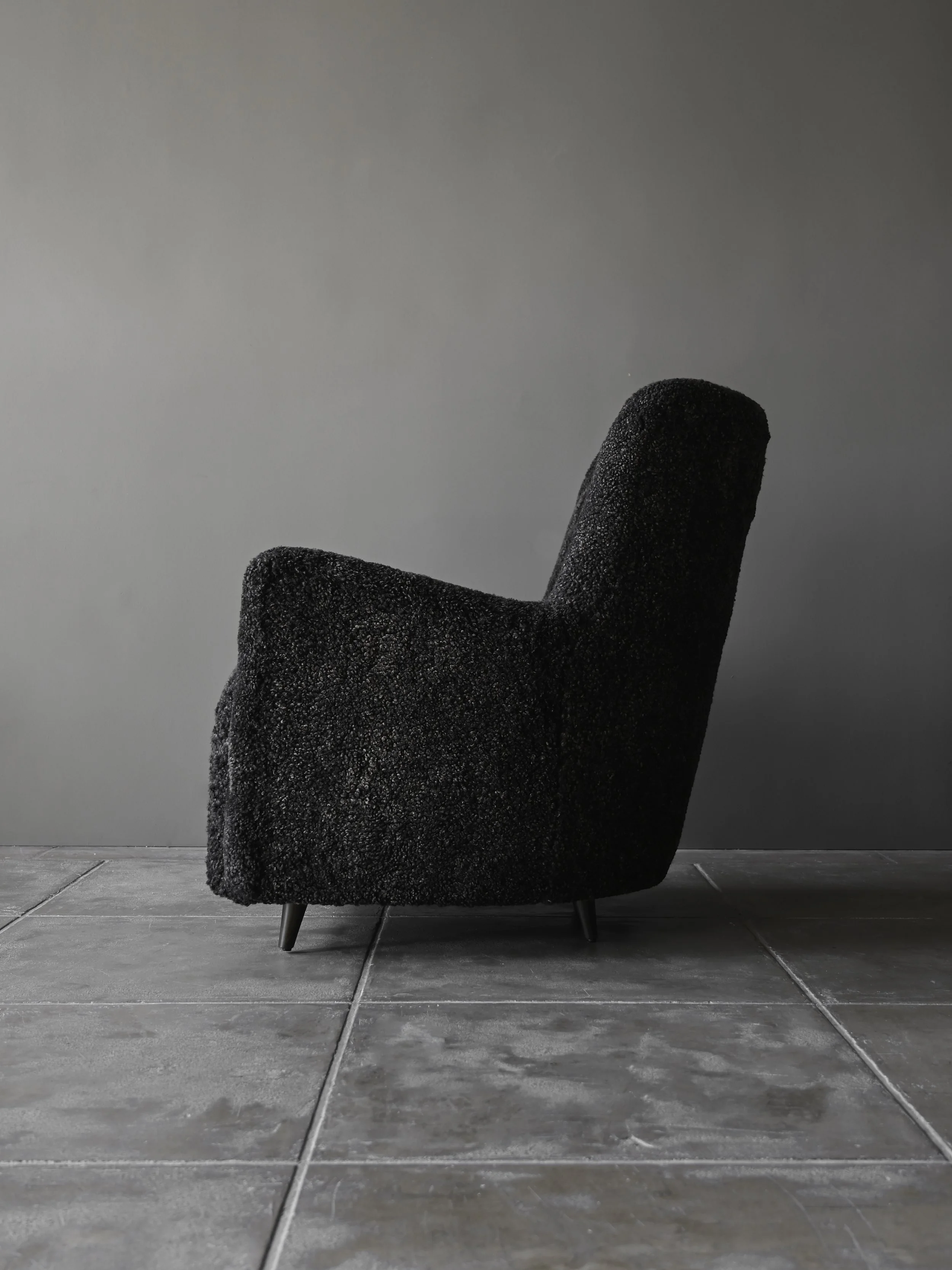 StudioOsklo_10:24_shearlingchair1_4.jpg