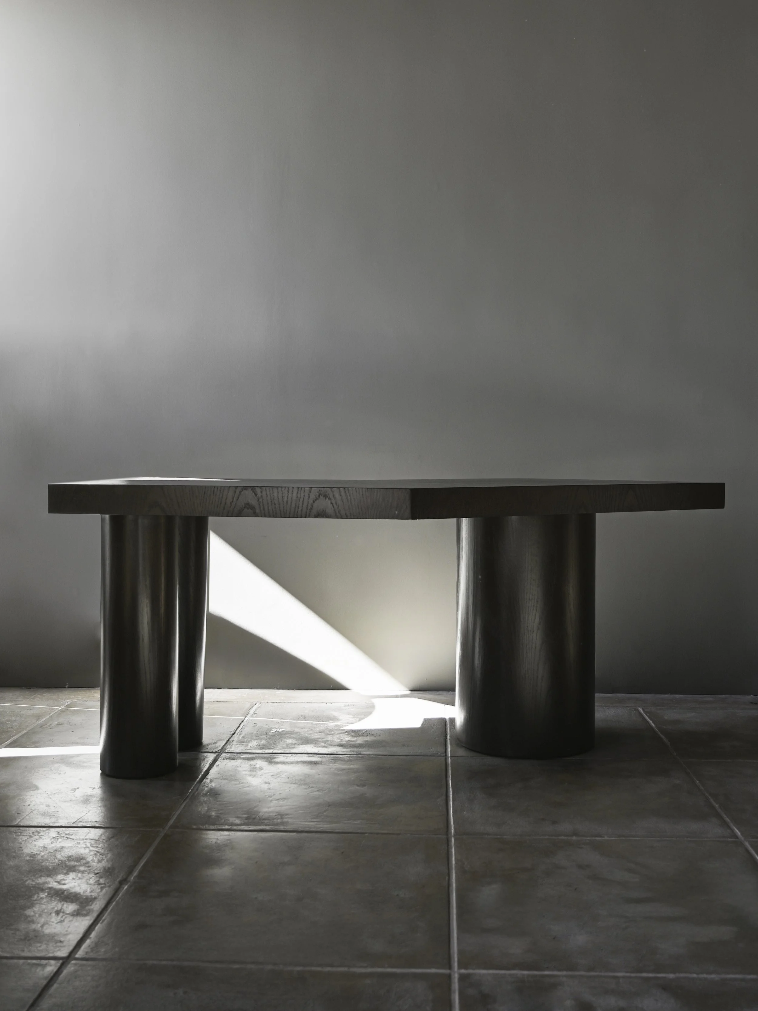 StudioOsklo_10:17_Desk1_4.jpg