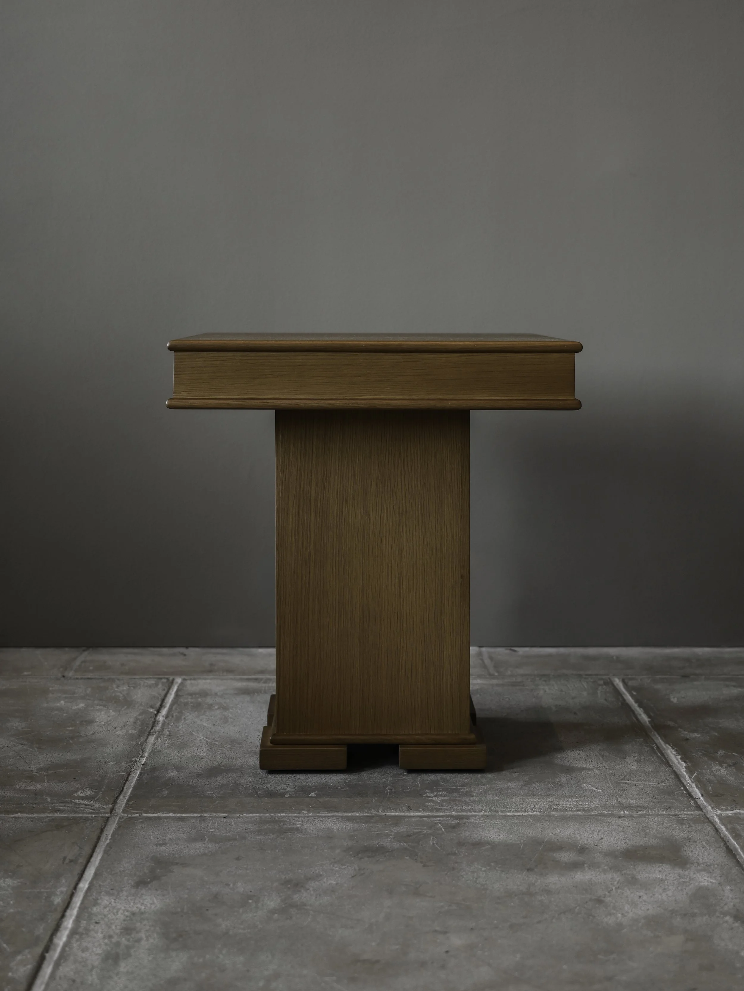 StudioOsklo_sidetable_1.jpg