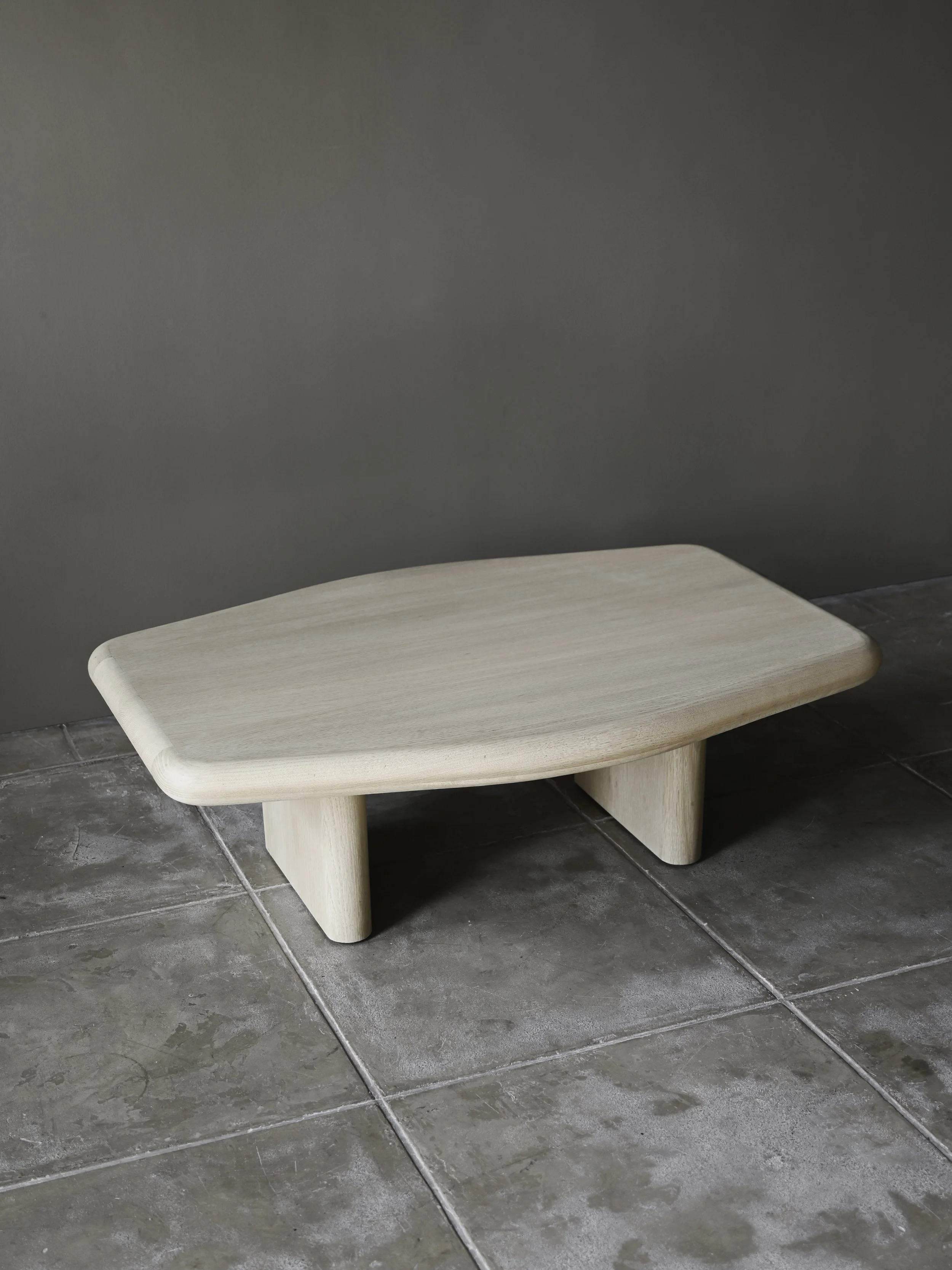 StudioOsklo_9:30_CoffeeTable2_5.jpg