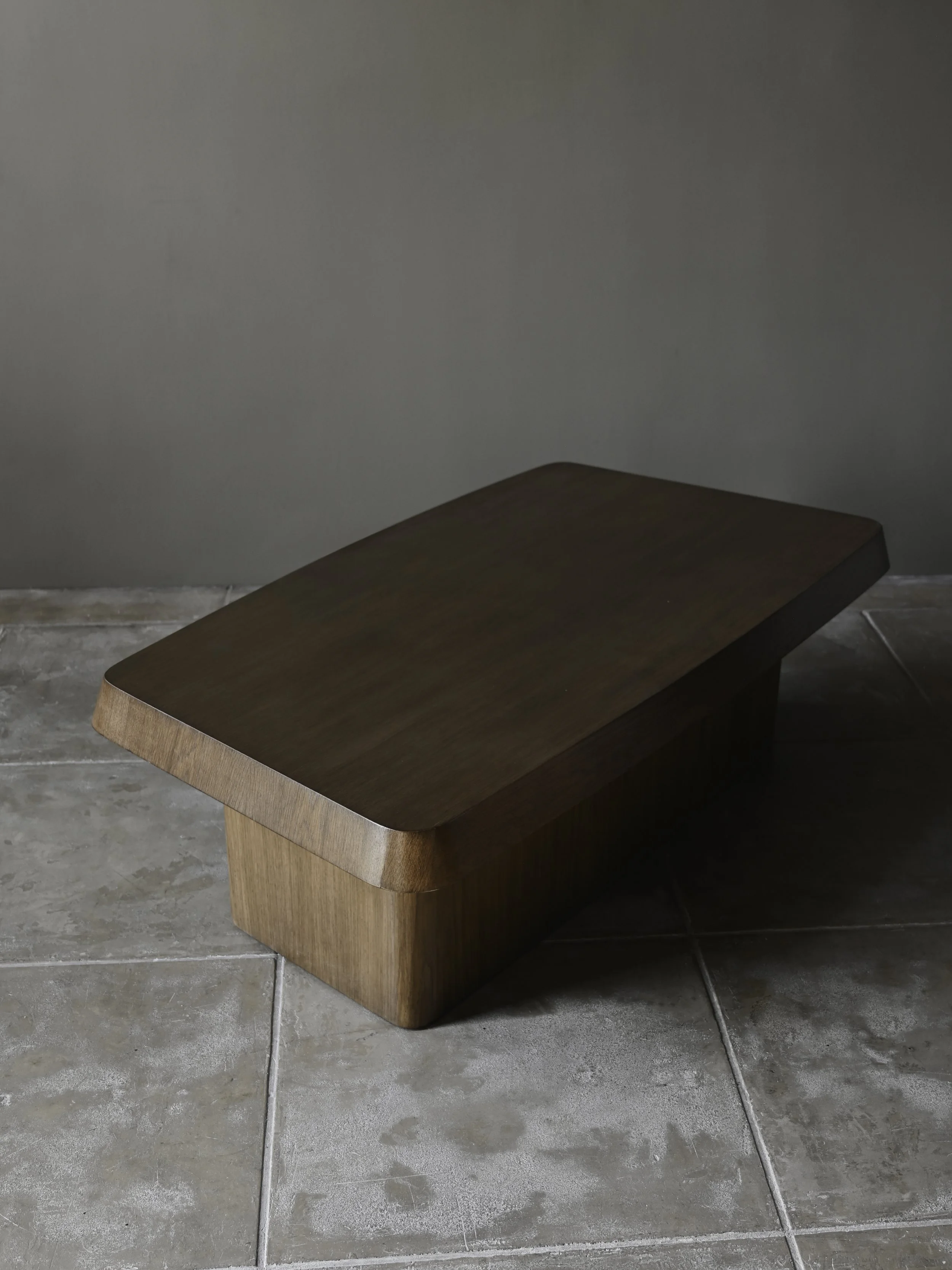 StudioOsklo_9:30_CoffeeTable3_4.jpg