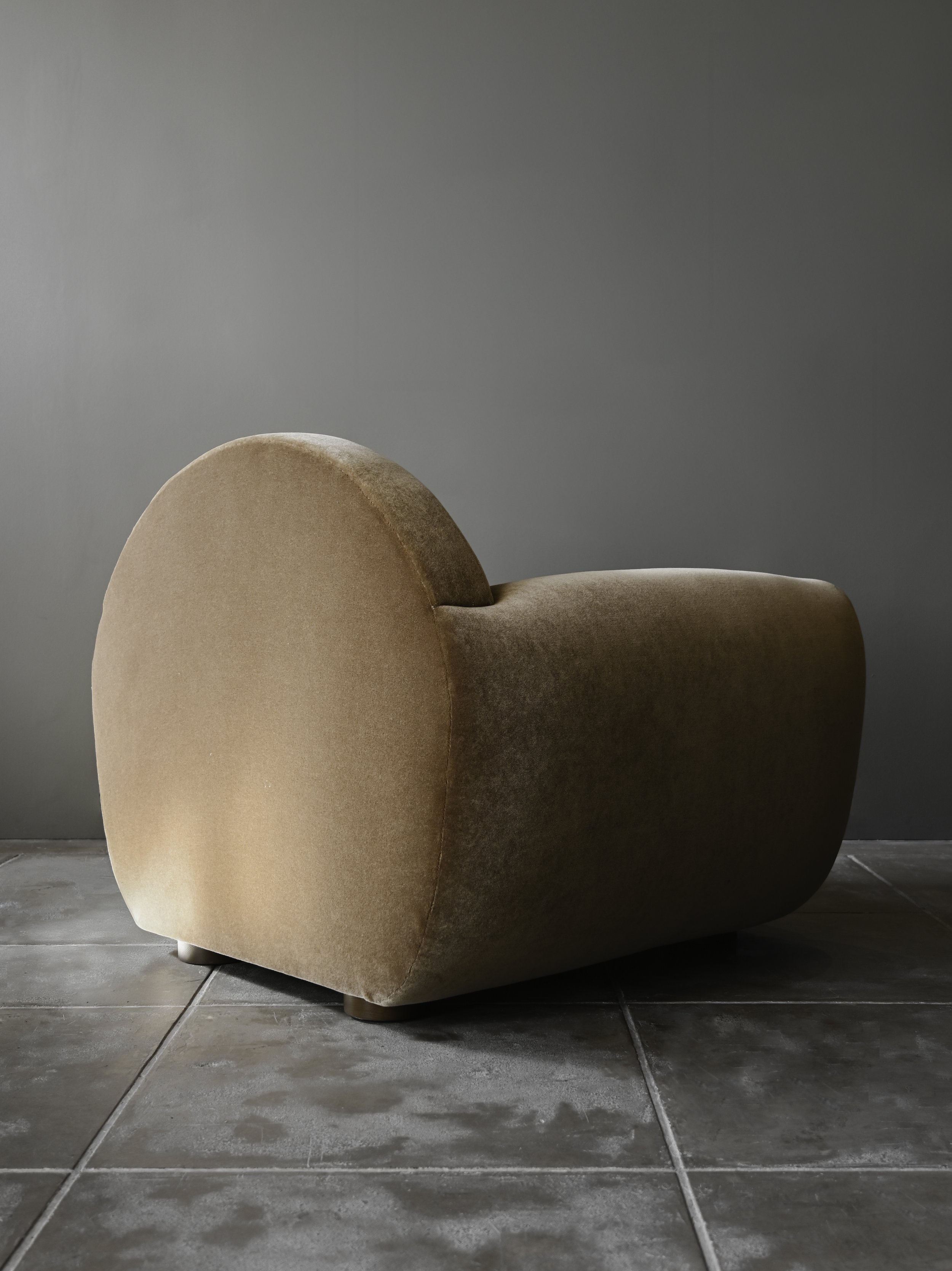 StudioOsklo_2:2_BronzeMohairChair_5.jpg