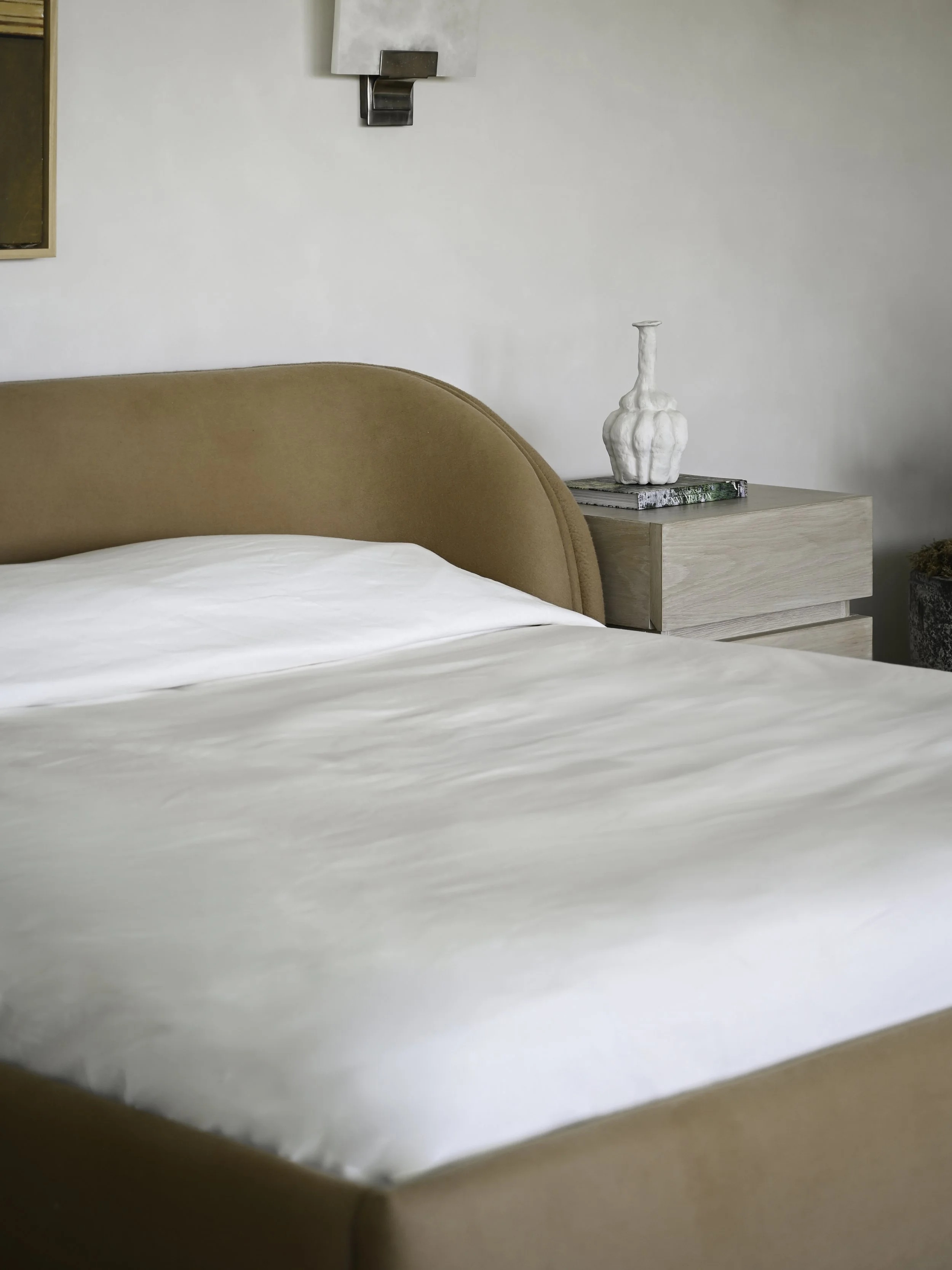 StudioOsklo_4_6_26_LomaVista_Bed1_4.jpg