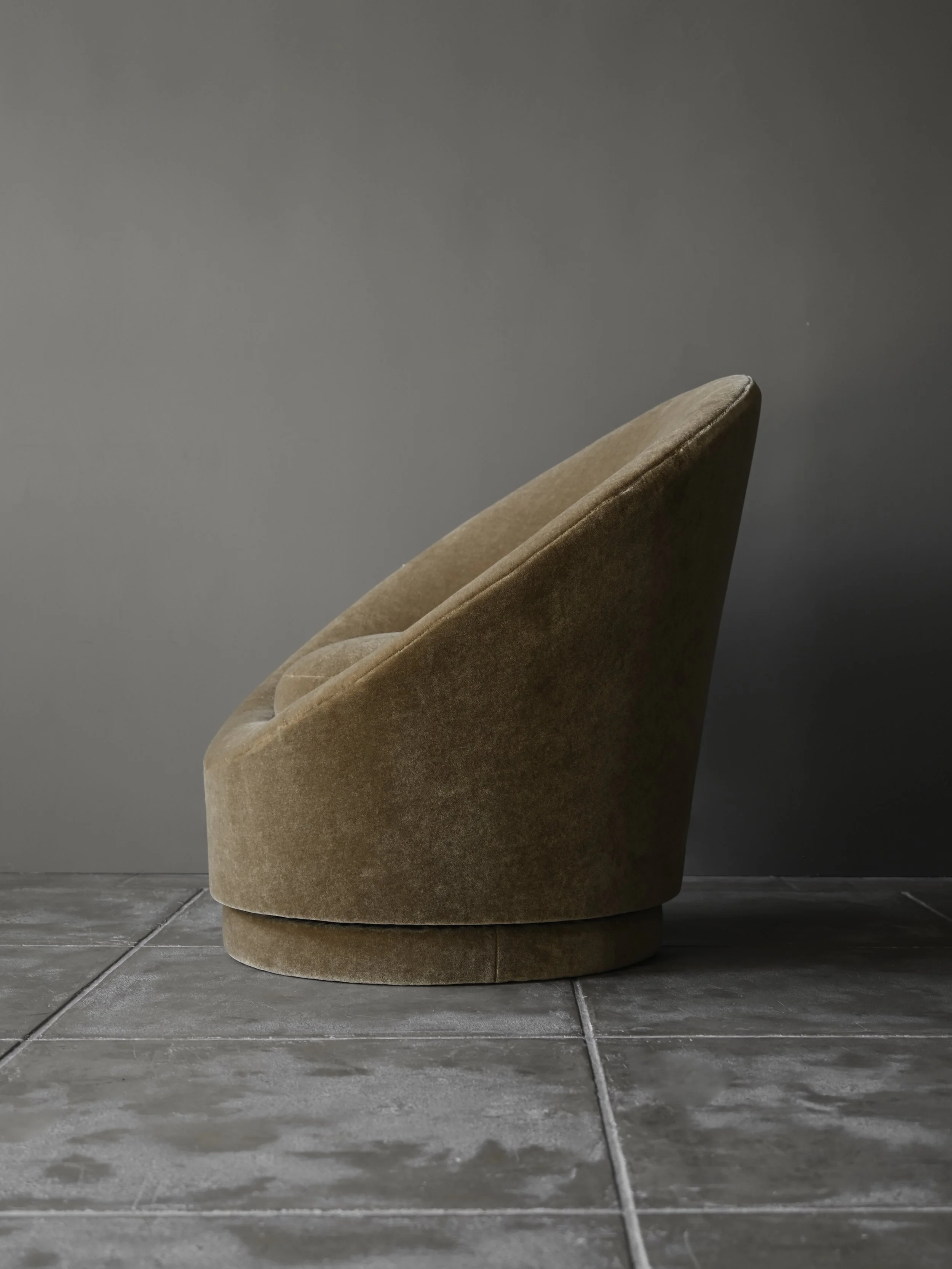 StudioOsklo_10:24_roundchairs_4.jpg