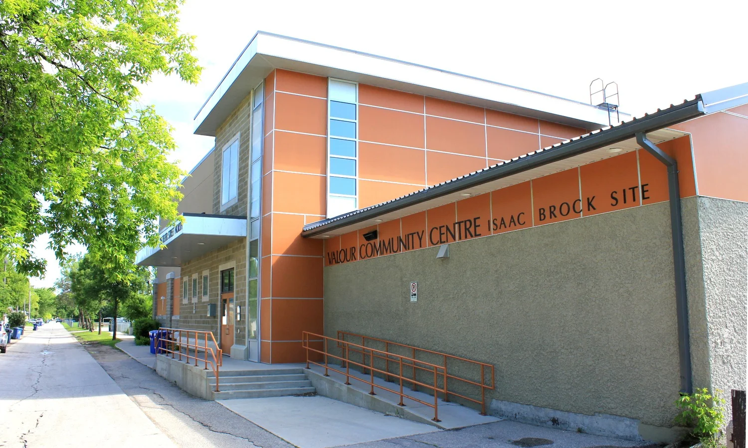 Isaac Brock Site exterior