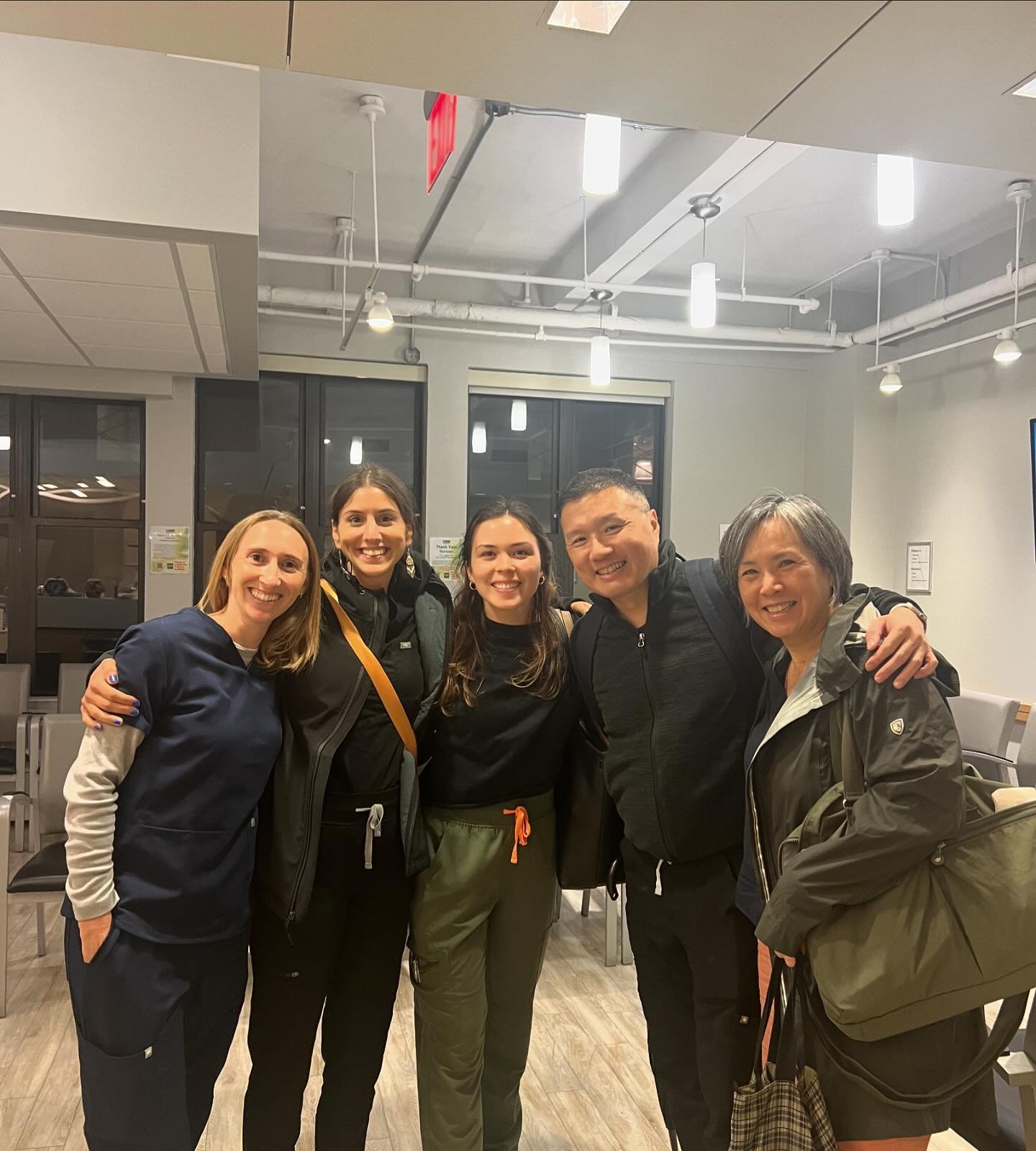 Yesterday marked the end of my 15 week internship @forfamilyhealth. This group here is something special! Working alongside such generous colleagues made this experience absolutely unforgettable. Witnessing patient progress while treating collaborati
