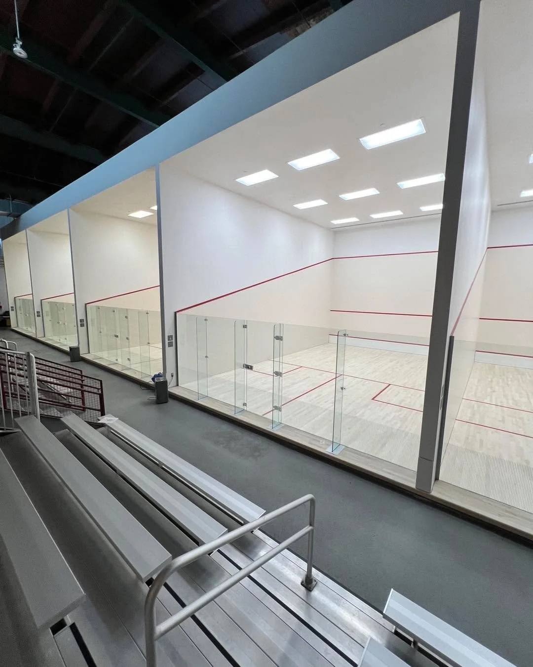 Another Squash Project complete! Sunrise Courts just wrapped up one of our projects-brand new courts, ready for action! Stay tuned for more! 

Great job Sunrise Courts Crew! 💪