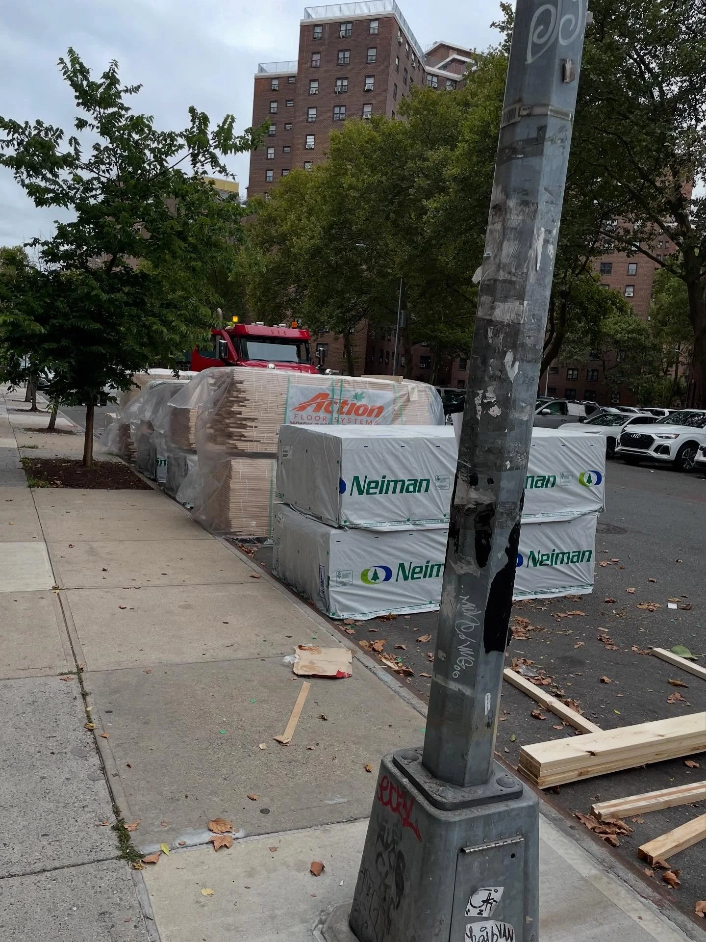 Sunrise Courts is on the move in NYC! 🗽Our crew is unloading trucks and getting right to work. Stay tuned for more updates! 😊
