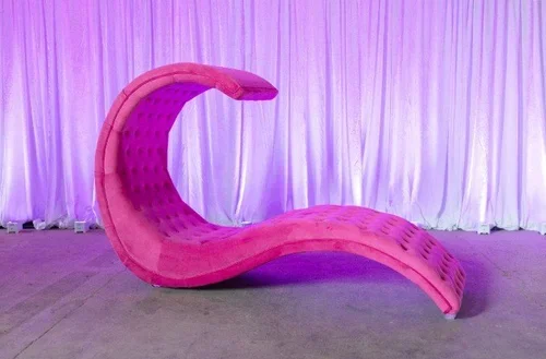 Lipstick Loveseat