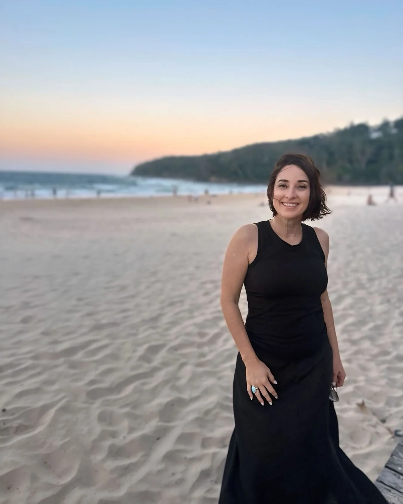 Dusk settling in on Noosa Beach, and it feels great to be back in Queensland! ☀️

#queensland #noosa #sunshinestate #queenslandgirl