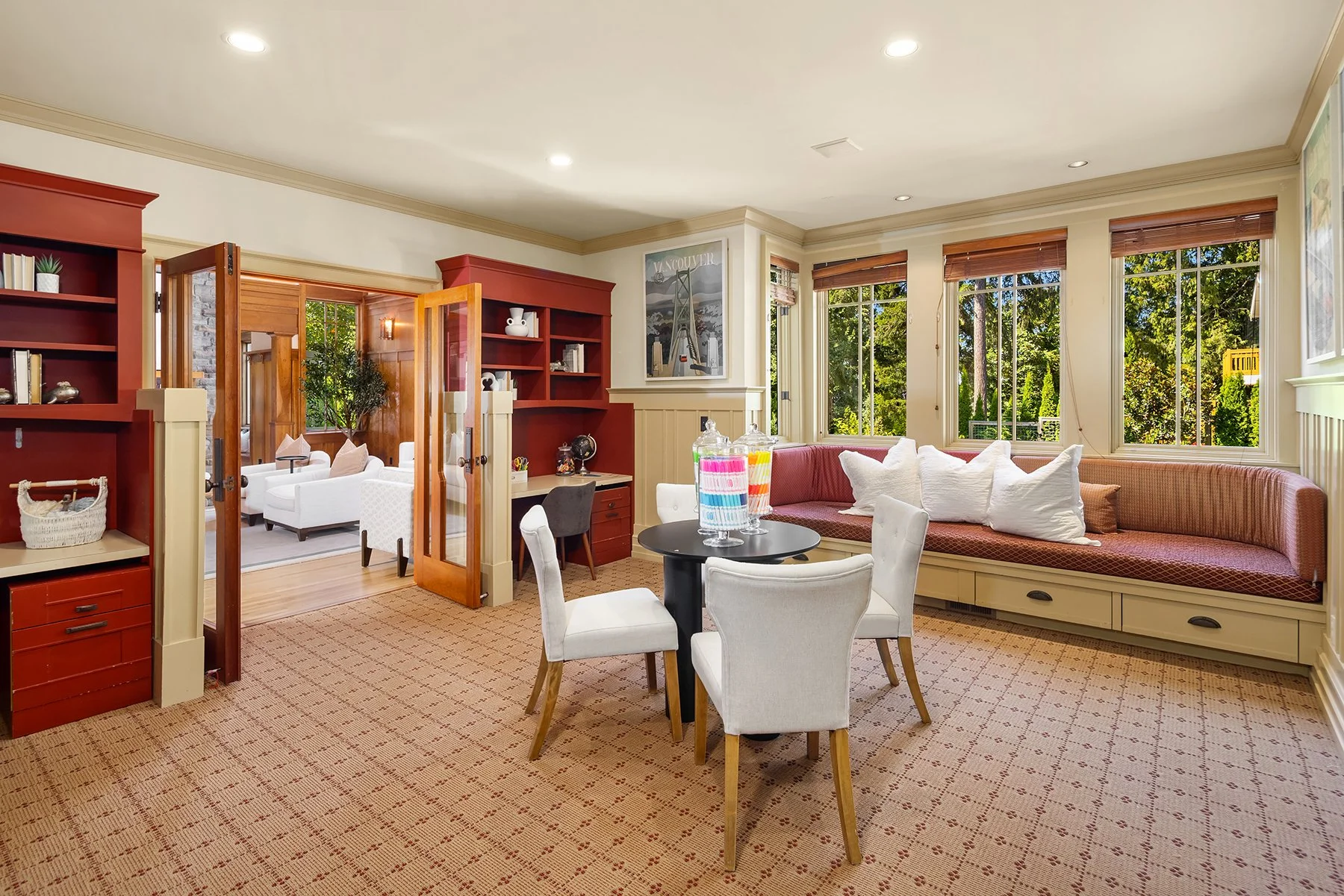 Main floor bonus room