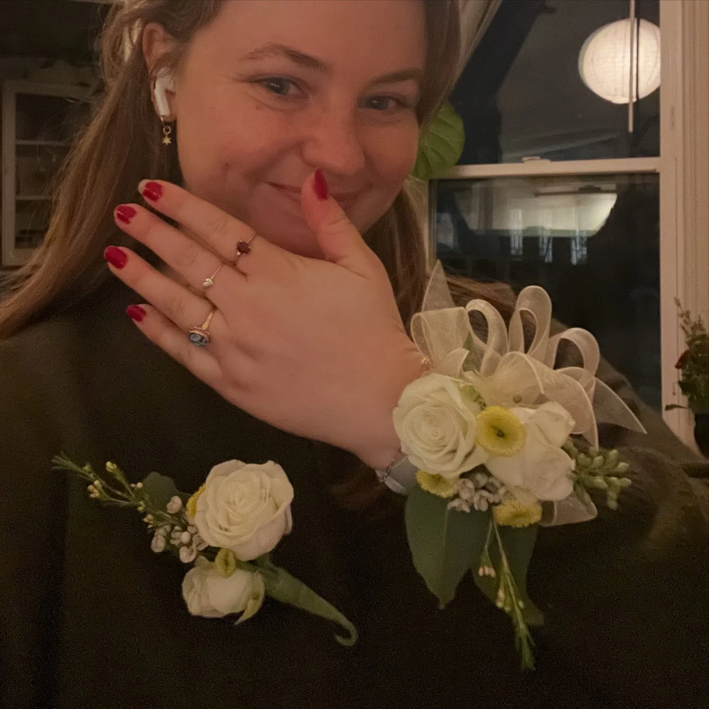 very rare non-rug post!! just finished a 5 week floral design class at @randallmuseum 💐

1: boutonni&egrave;res &amp; corsages
2: armature made from ikea tie holder!
3: leaf manipulation
4: tropical western line arrangement
5+6: (barely) self-standi