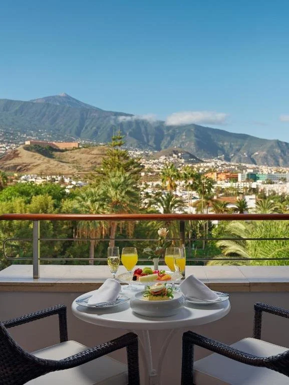 balcony in luxurious room with views to the Teide.jpg