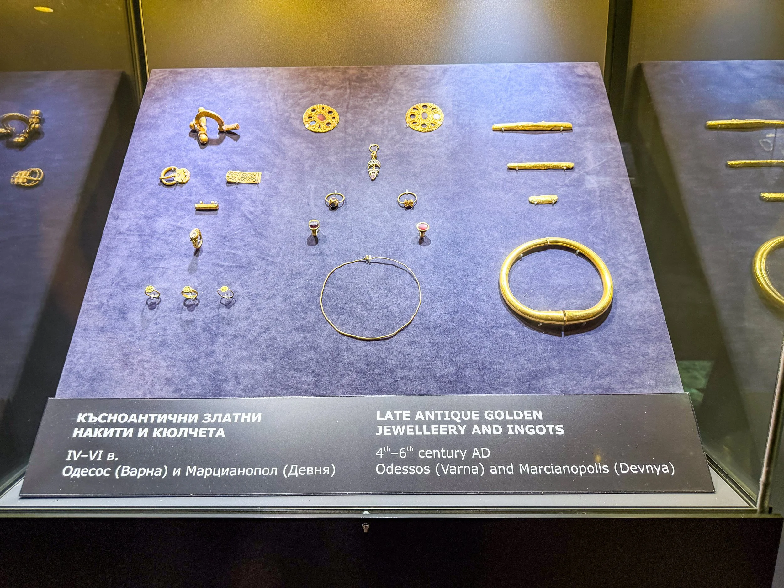 Archeology Museum in Varna gold exhibition-2.jpg