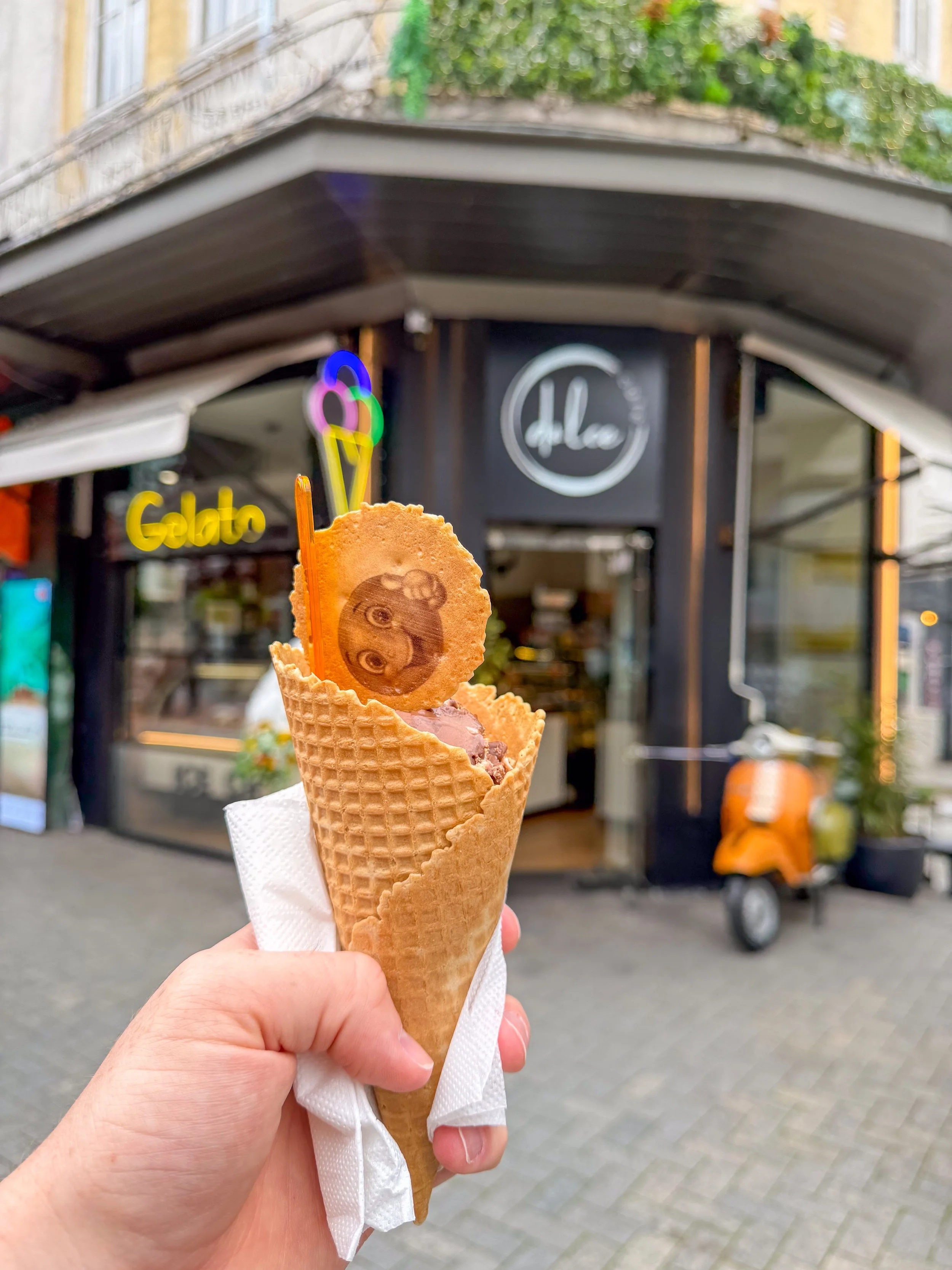 Ice cream shop in Varna city centre.jpg