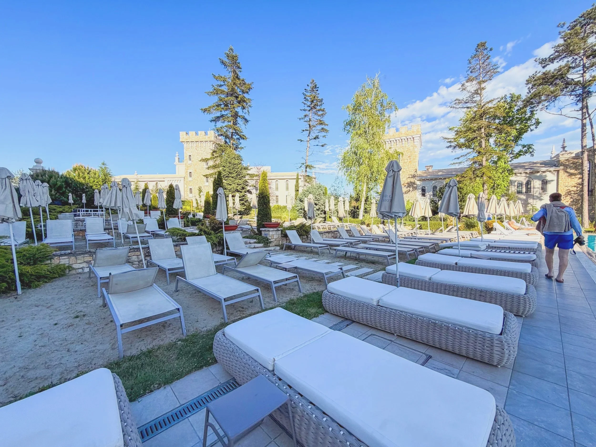 Astor+Garden+Hotel+sunbed+area+next+to+pool.jpg