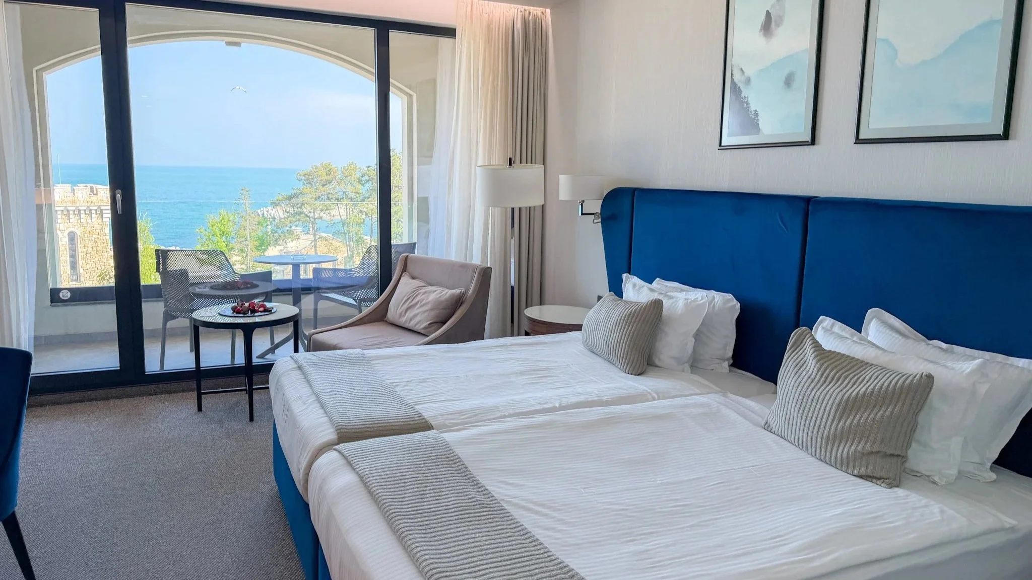 Astor Garden Hotel Deluxe Sea View Room