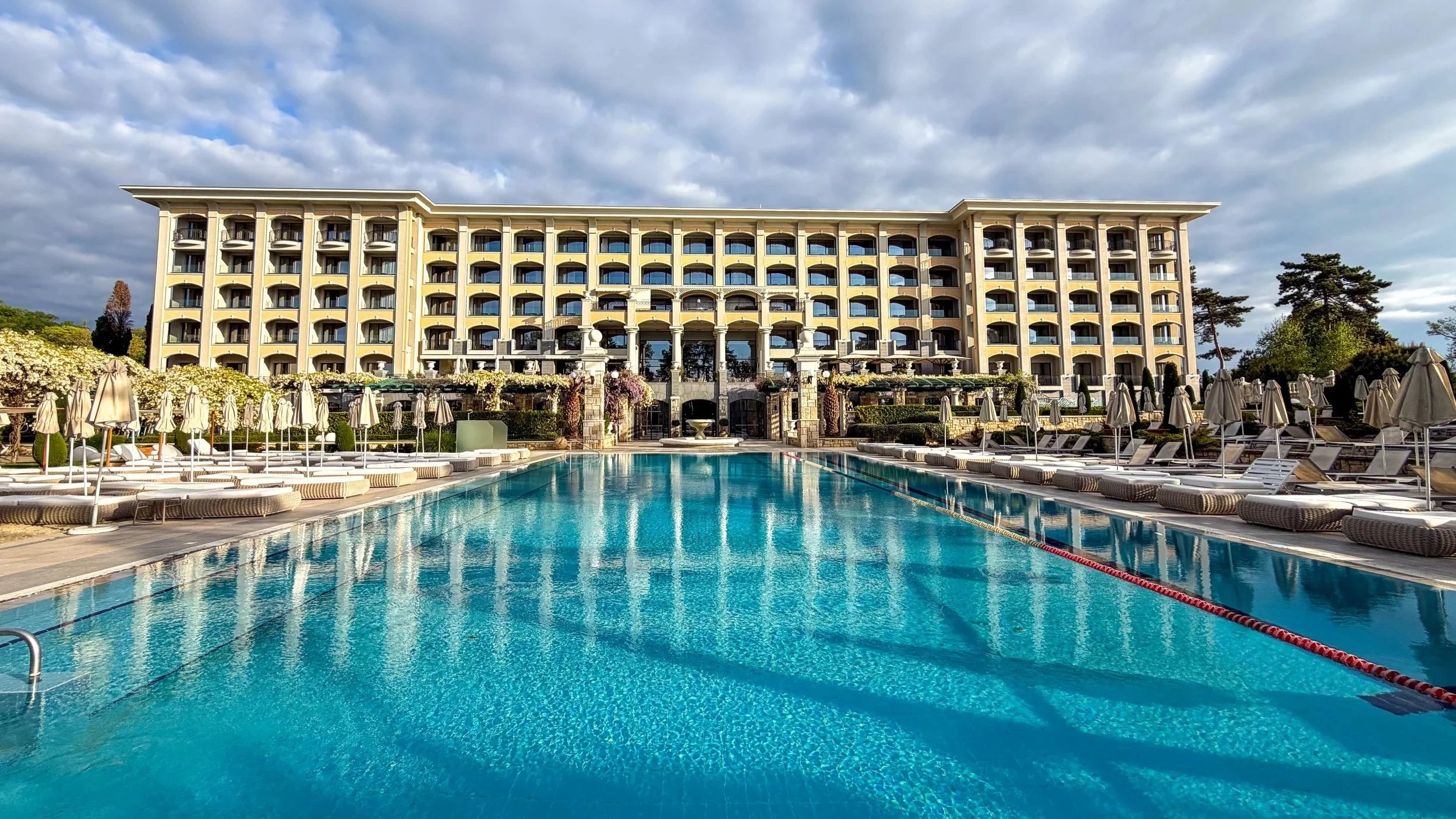 Astor Garden Hotel outdoor pool
