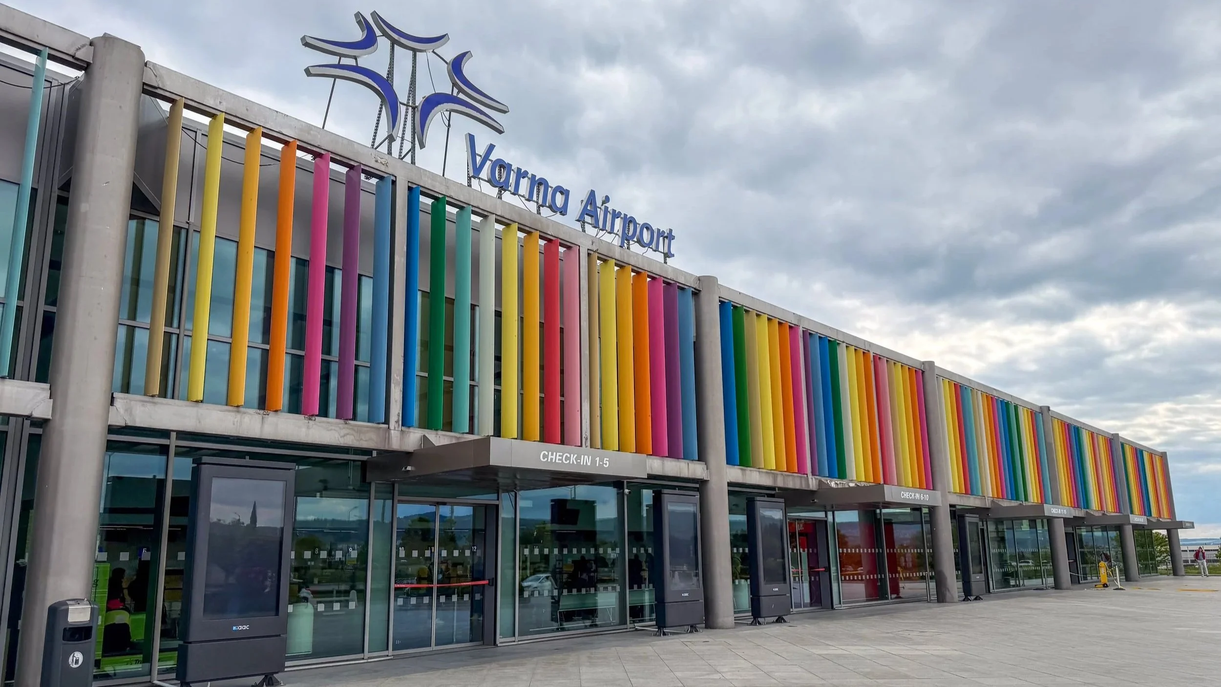 Varna airport departures entrance