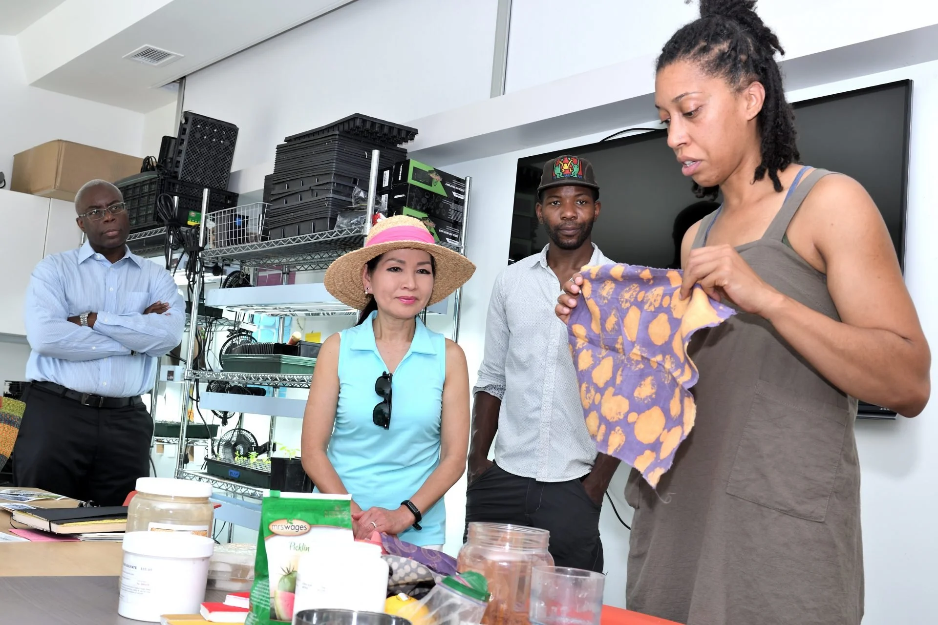 Maryland First Lady Yumi Hogan digs in to Natural Dye Initiative