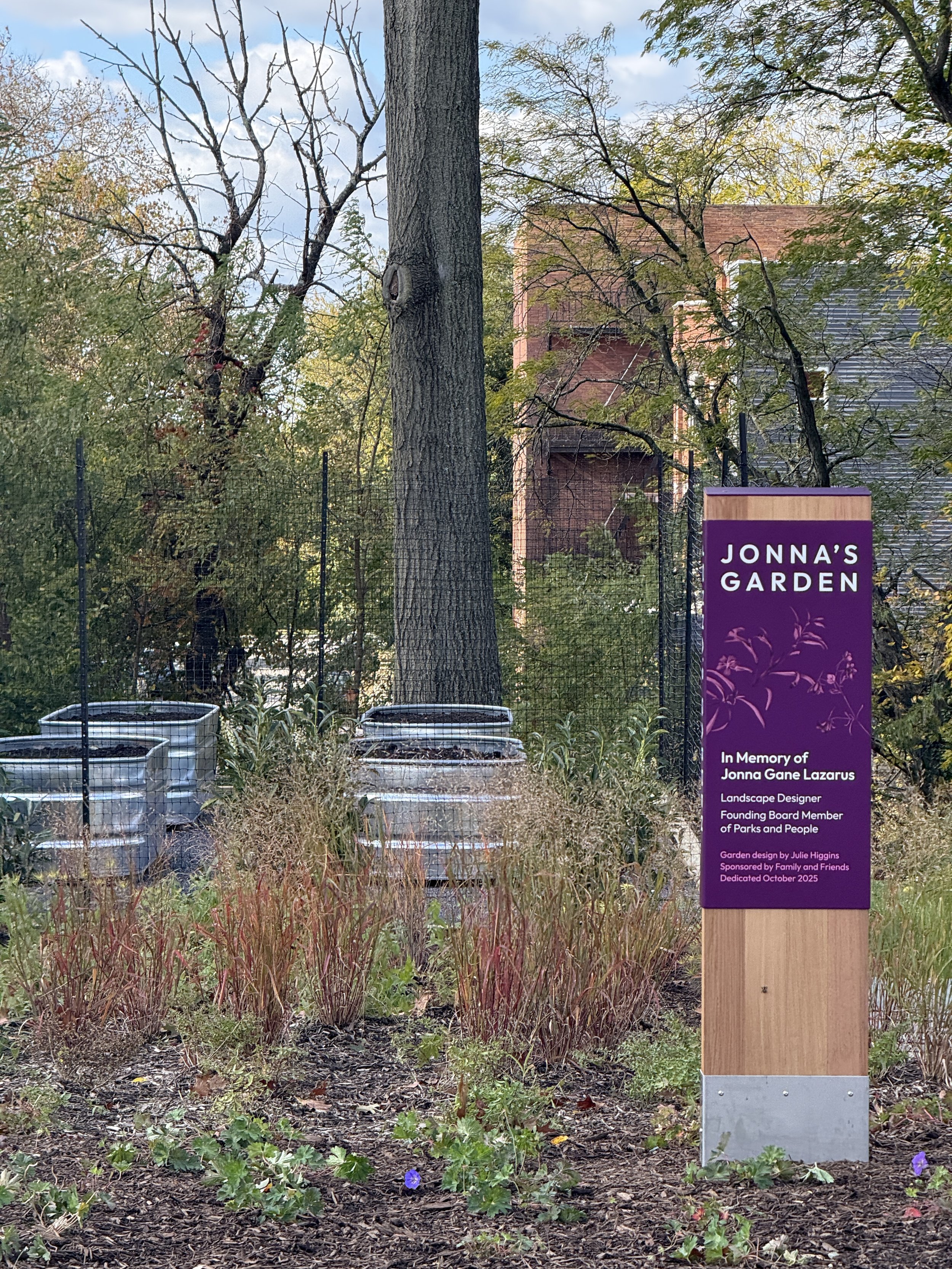 Jonnas Garden_010.JPG