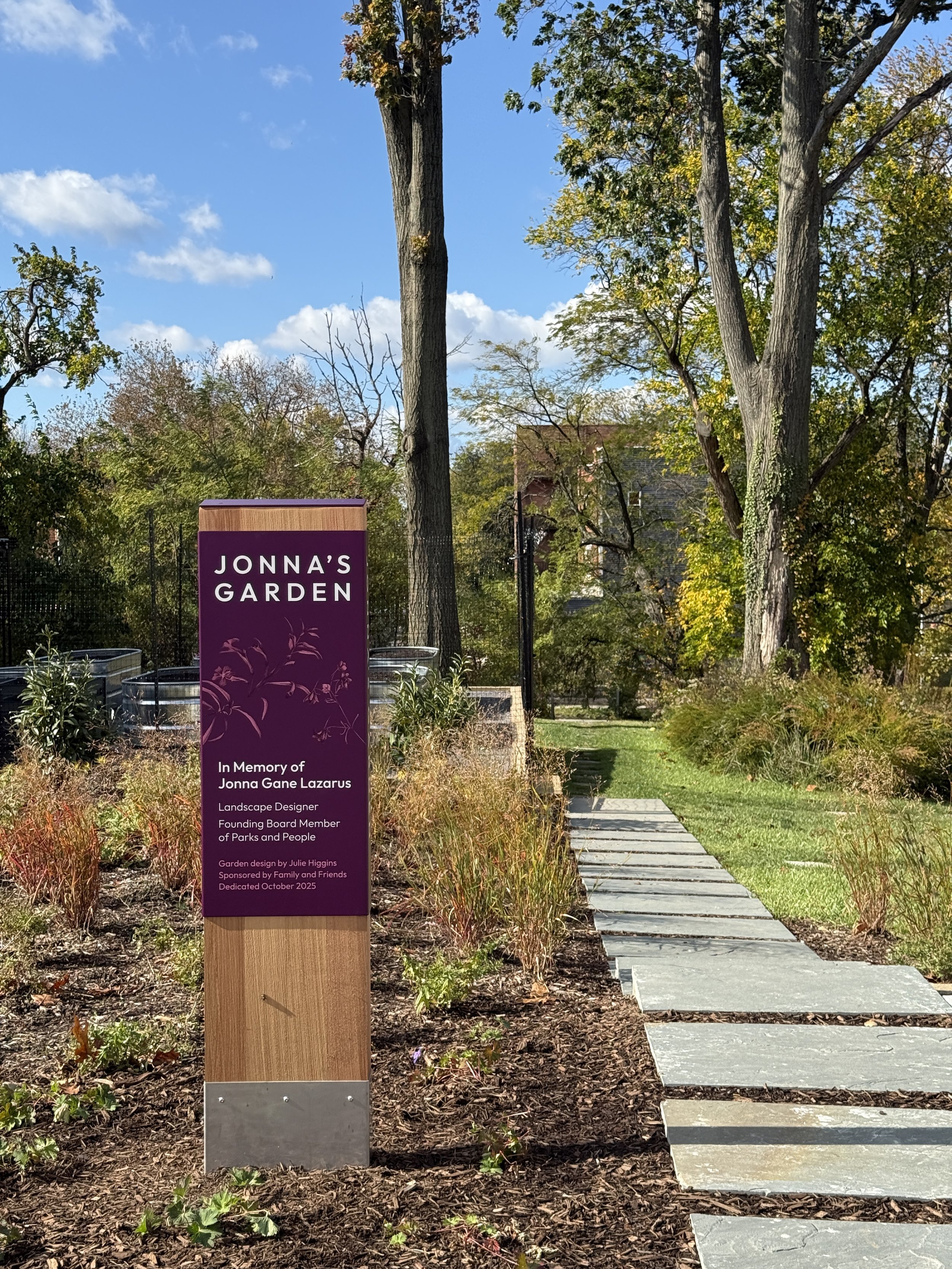 Jonnas Garden_006.JPG