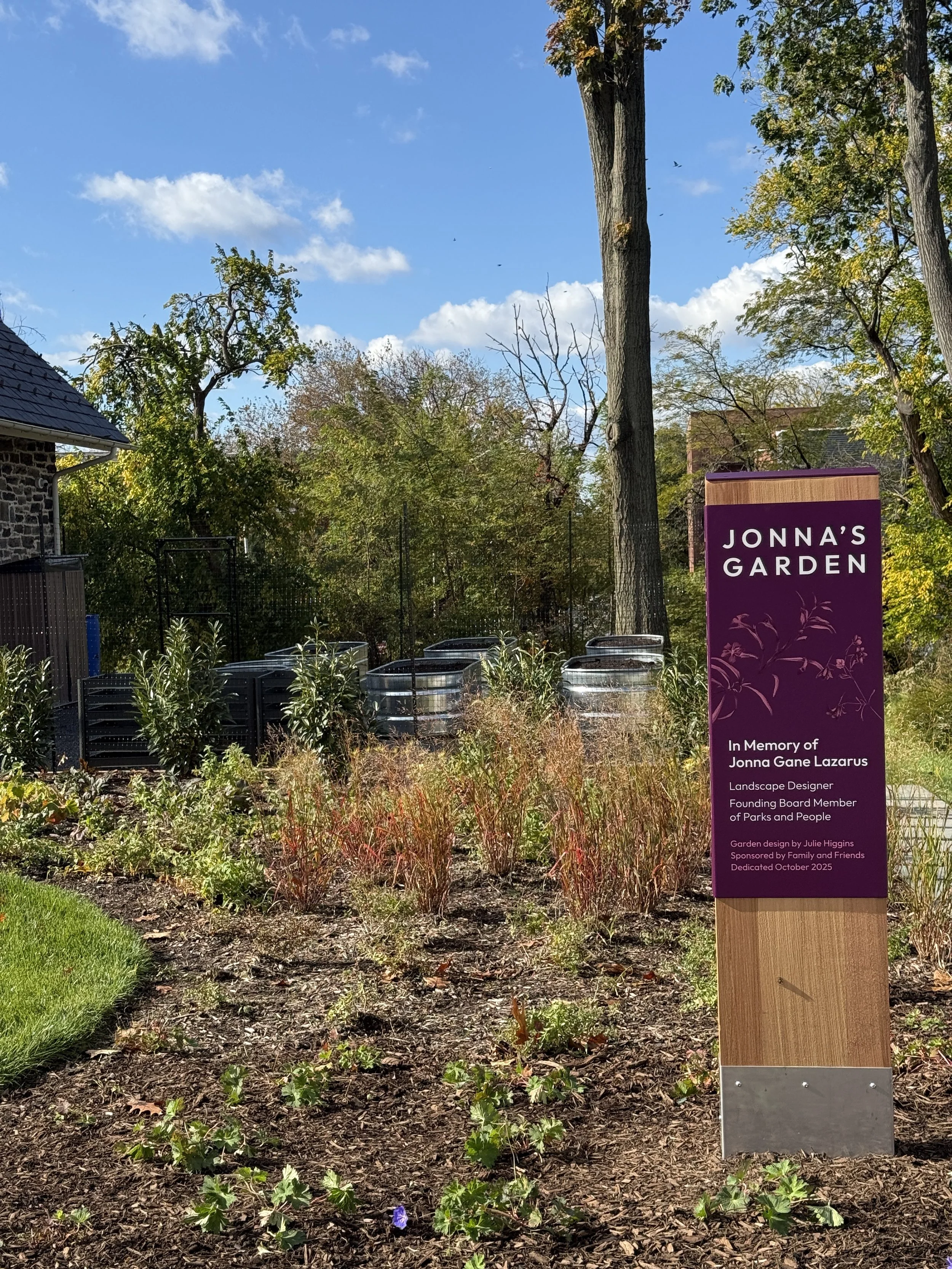 Jonnas Garden_007.JPG
