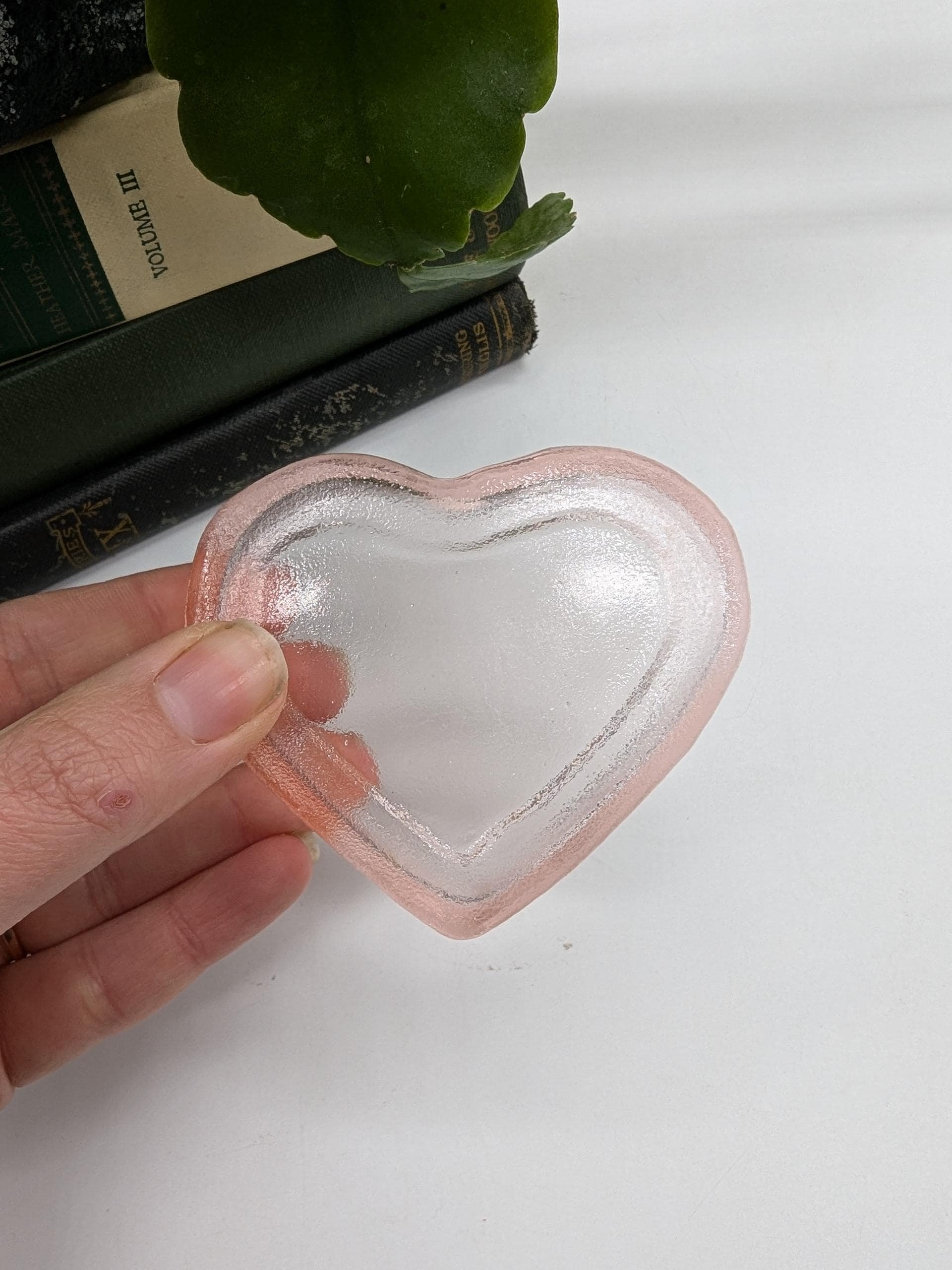 https://i.etsystatic.com/37121269/r/il/9049d5/6223867448/il_fullxfull.6223867448_ngmn.jpg