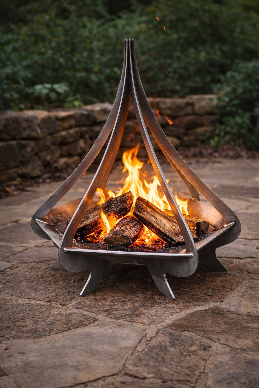 2-in-1 Apex hanging fire pit