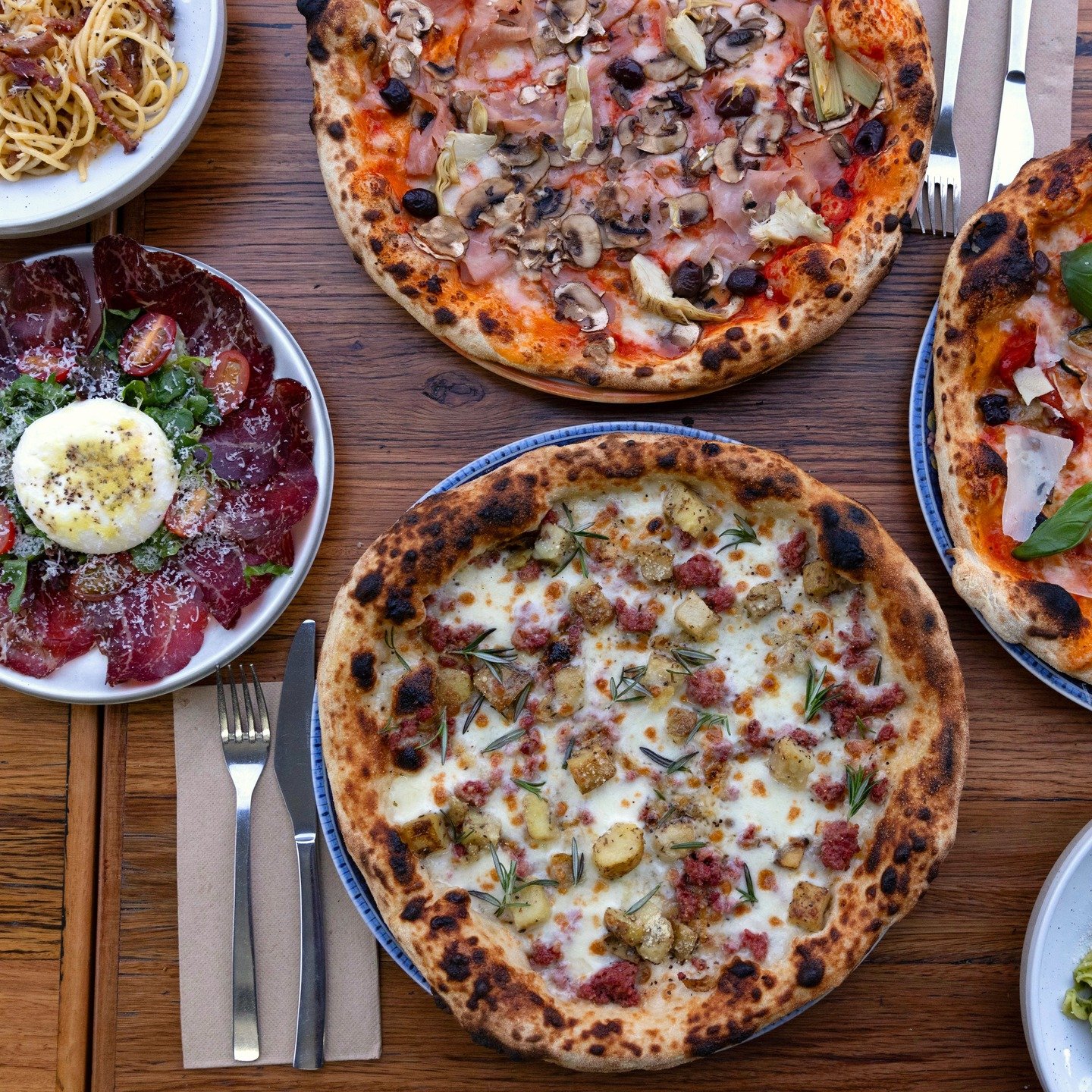 Pizza perfetta! 🍕 Come Try 🇮🇹🇦🇺!!

#LaPiazzettaTurnsOne #italiandining #celebrating #sydney