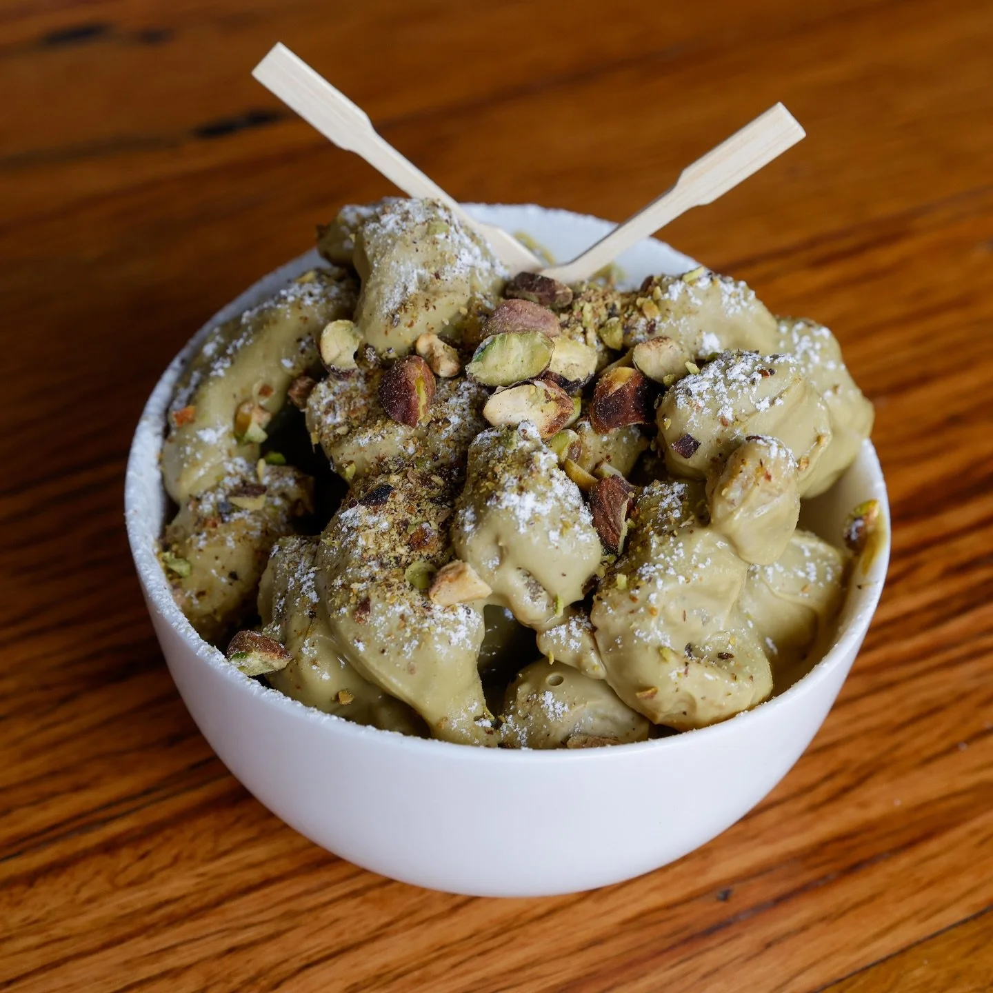 ZOCCOLETTE &ndash; PISTACHIO 💚
Golden, deep-fried mini pizza-dough balls smothered in rich pistachio cream and a dusting of icing sugar. Soft, sweet, and irresistibly crunchy &mdash; the perfect way to end your meal.

✨ Sweet dreams are made of thes