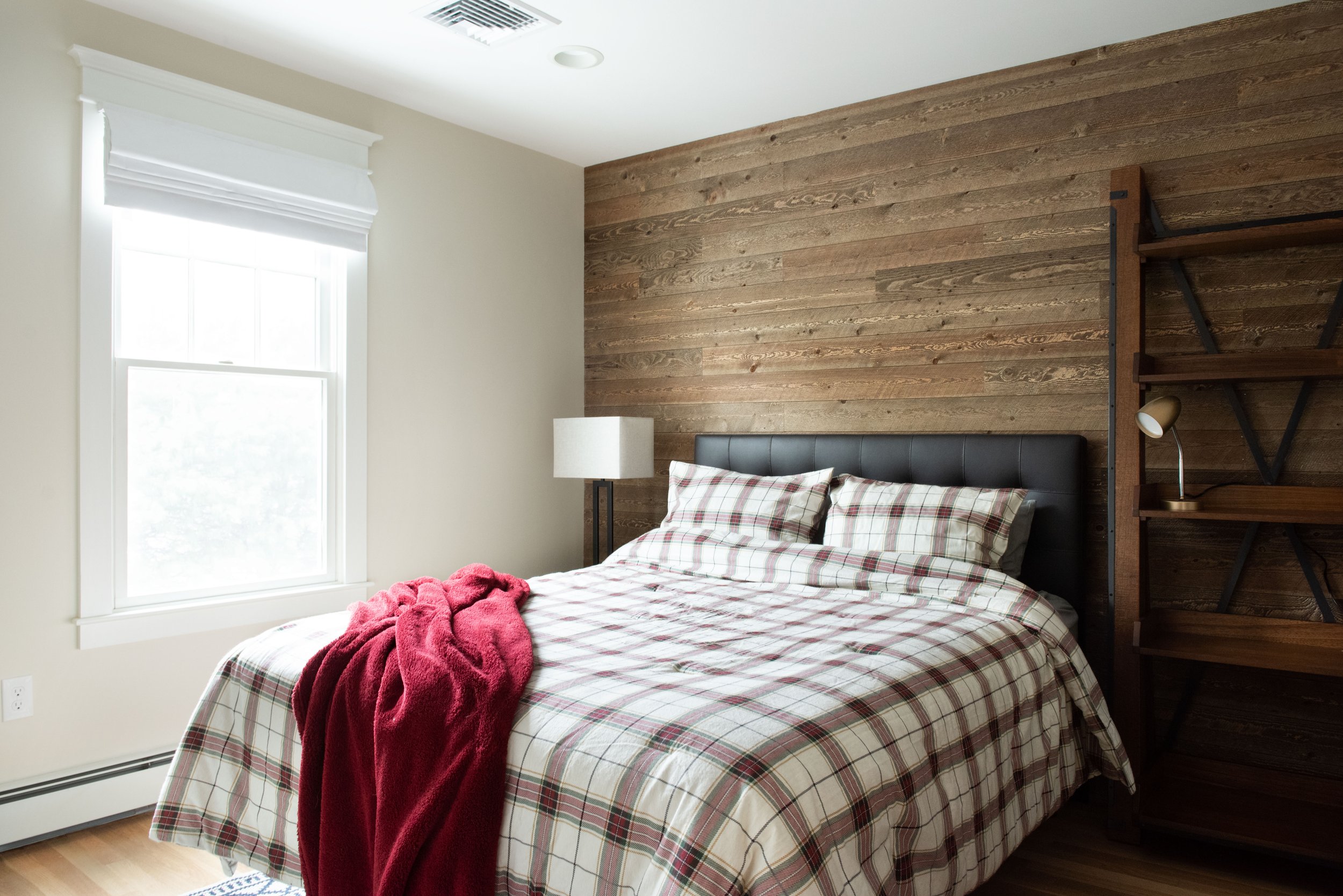 exposed-wood-accent-guest.jpg