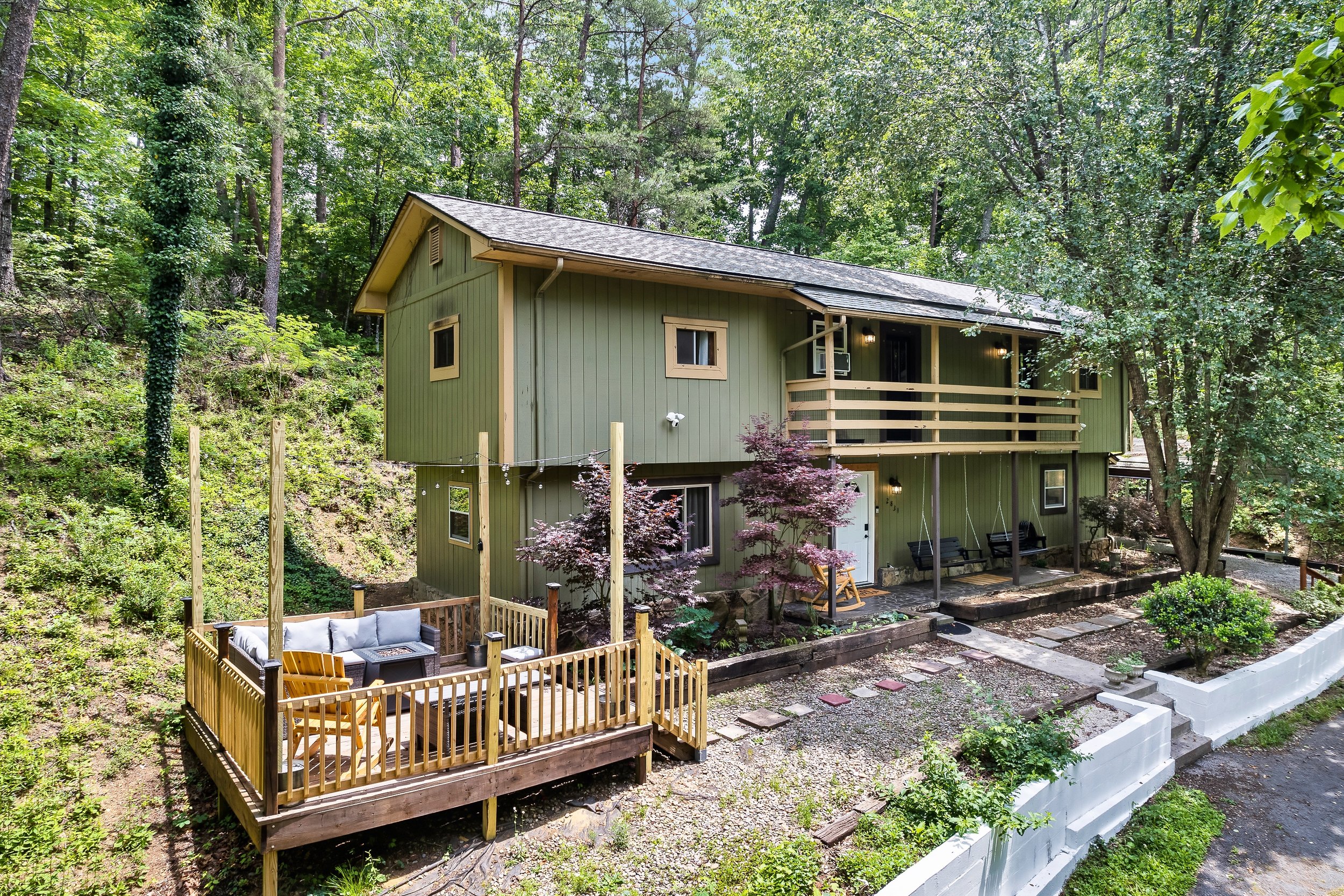 Relax on the deck out front, or enjoy a meal al fresco!