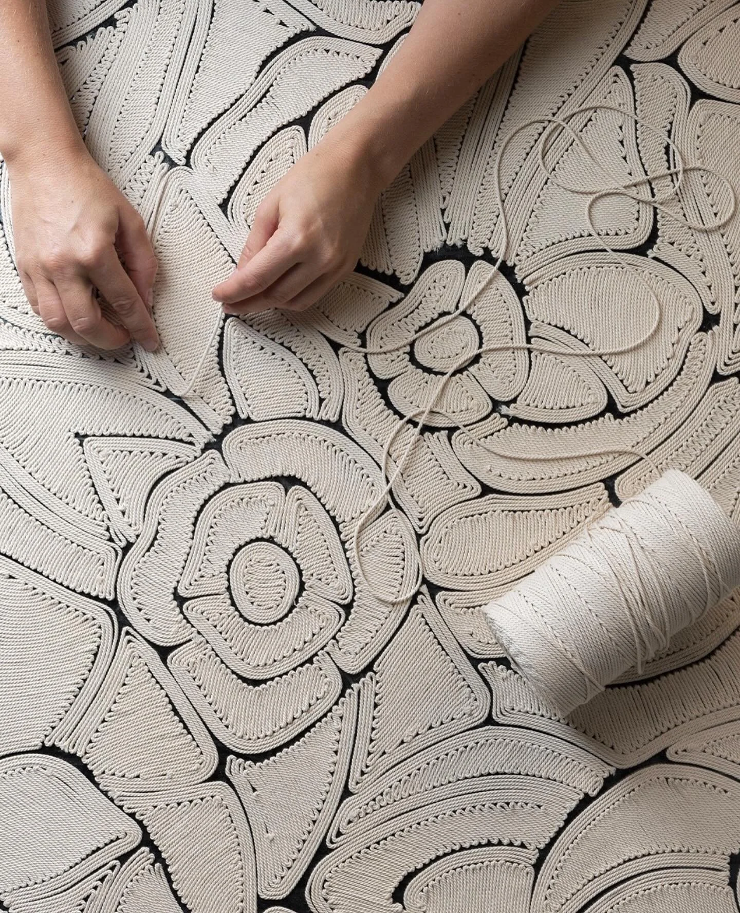Flore from @artewalls Manila collection 🤍

A stunning wallcovering with floral patterns in combination with organic shapes. Threads of different materials and thicknesses are meticulously placed in patterns by hand, creating a minimalist design with